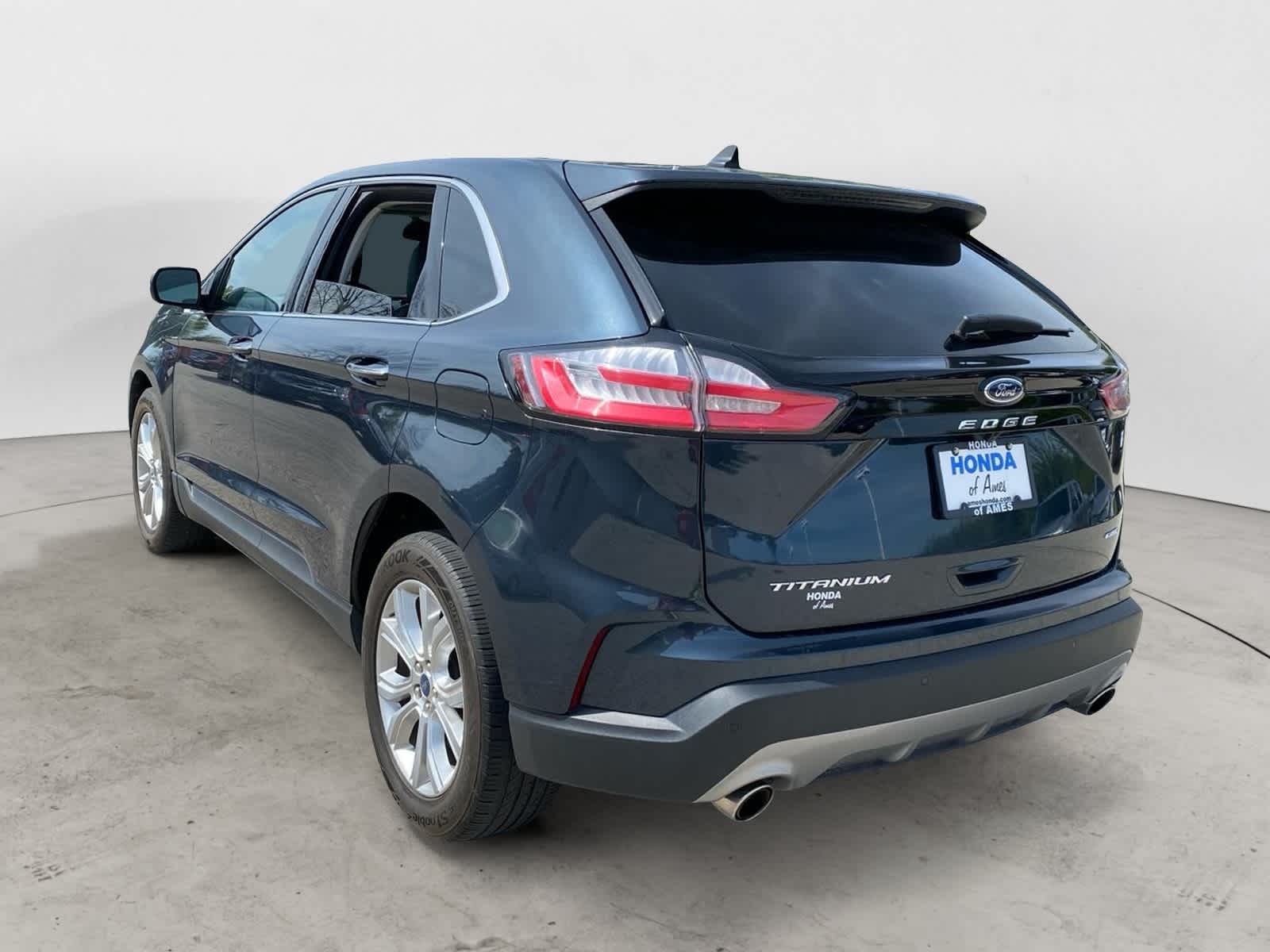 2022 Ford Edge Titanium 4