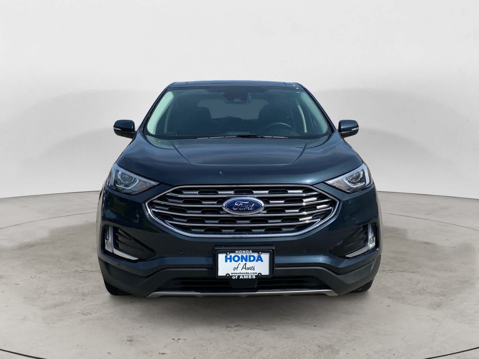 2022 Ford Edge Titanium 2