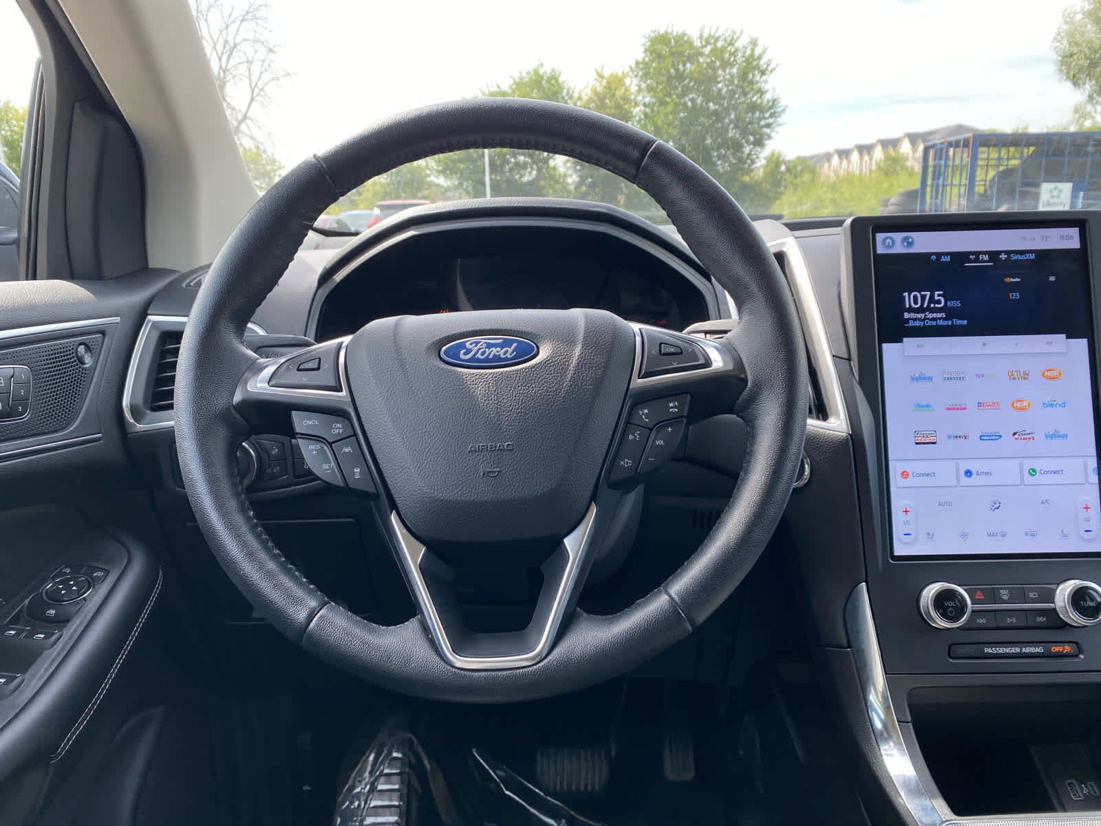 2022 Ford Edge Titanium 11