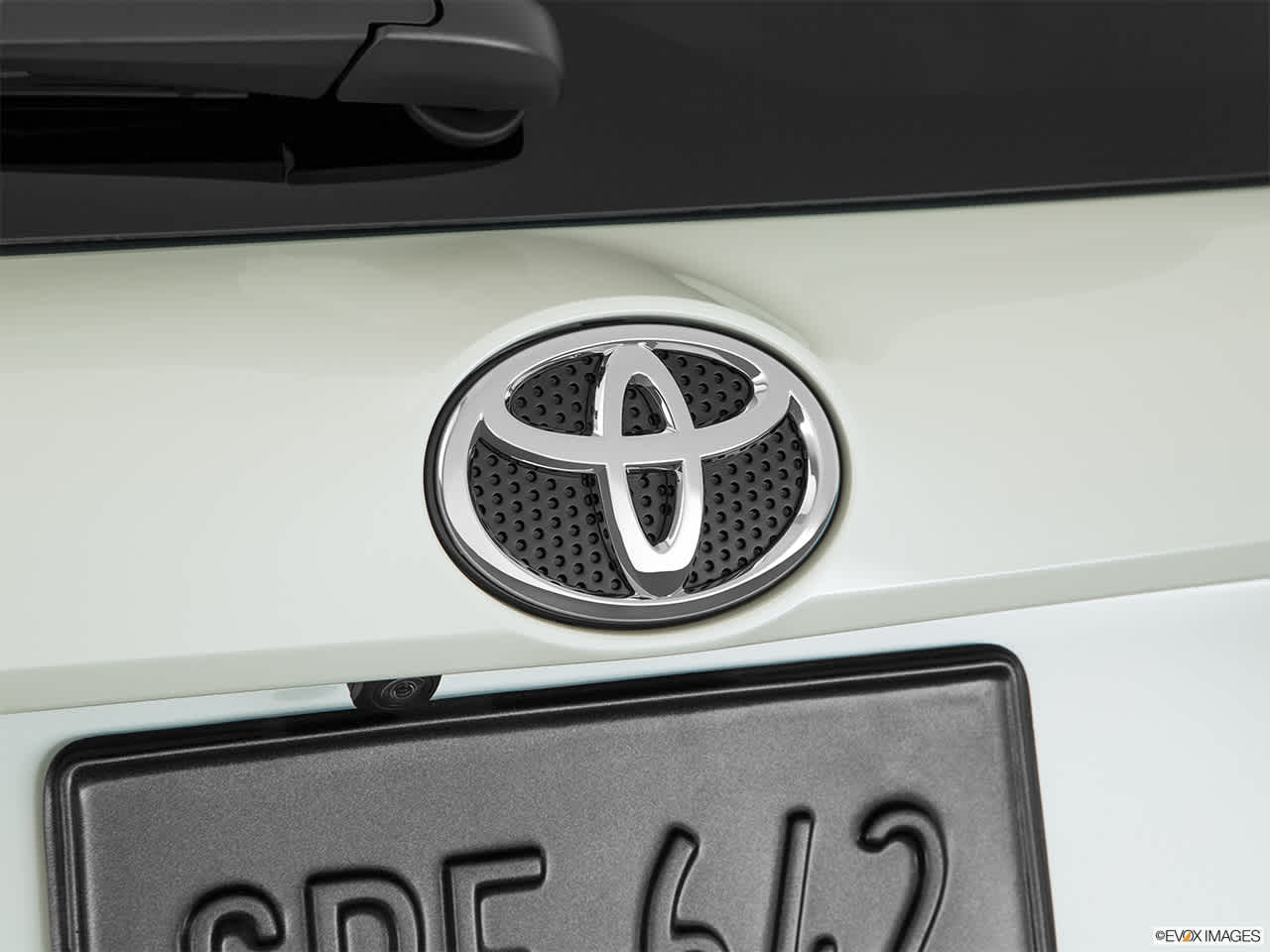 2017 Toyota RAV4 Limited 27