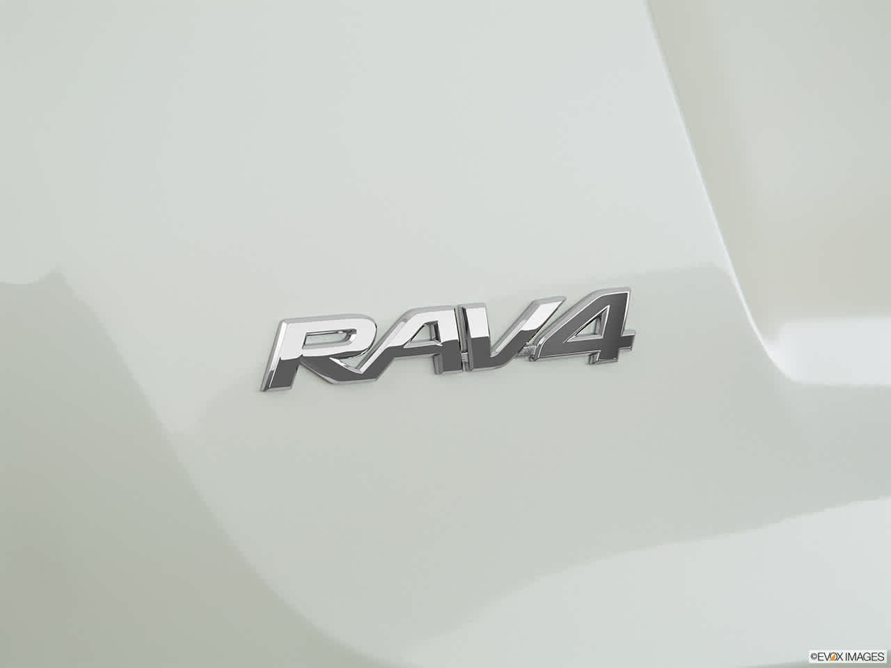 2017 Toyota RAV4 Limited 8