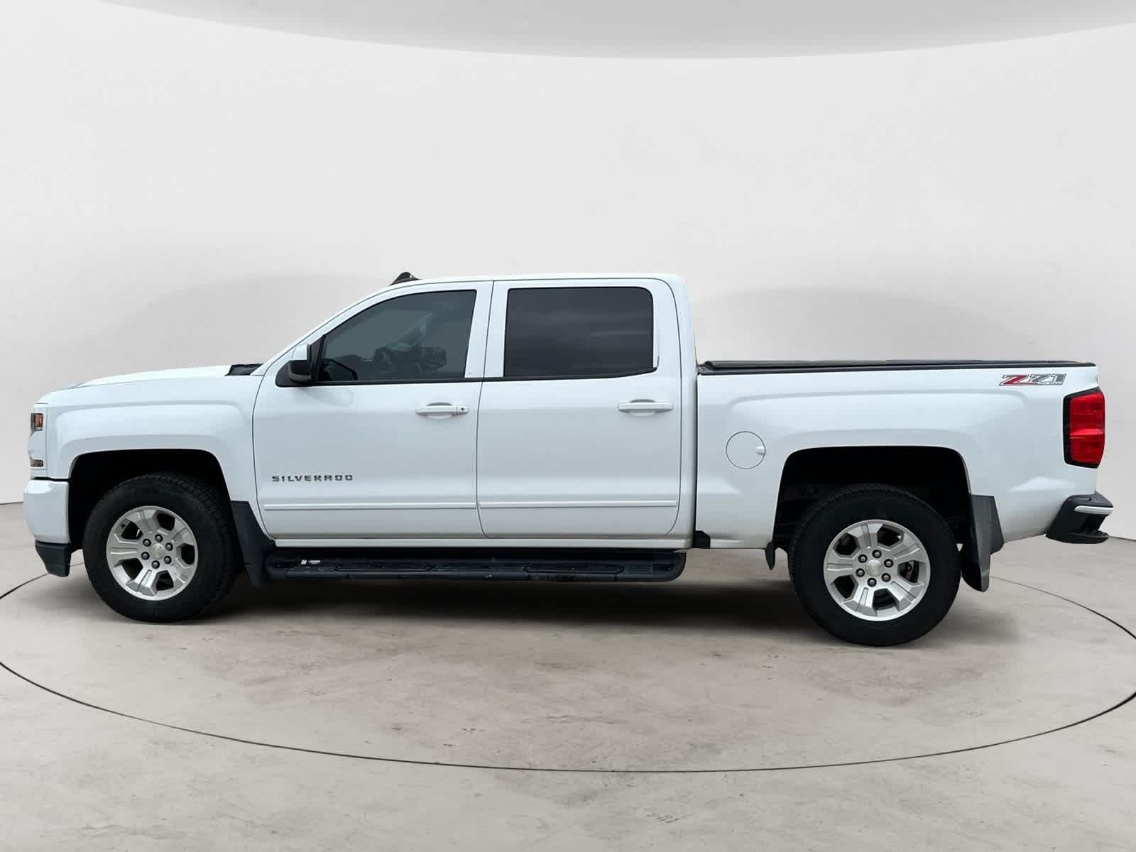 2017 Chevrolet Silverado 1500 LT 4WD Crew Cab 143.5 3