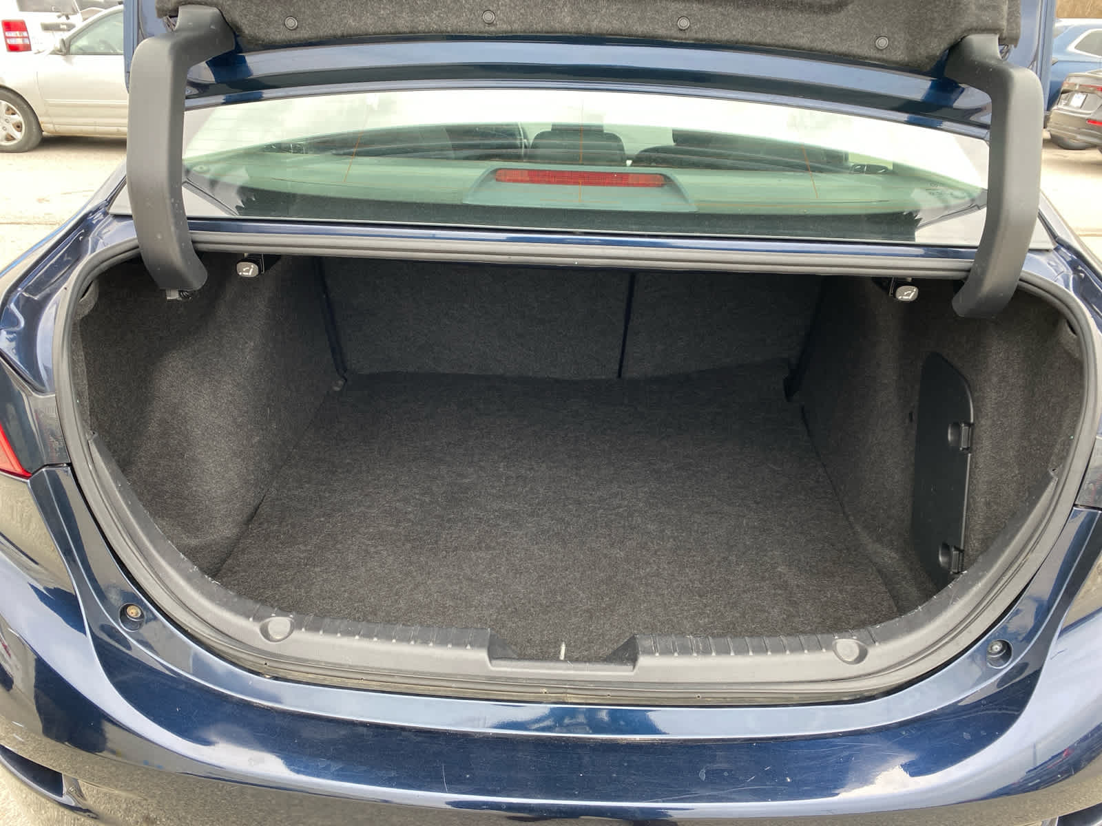 2018 Mazda Mazda3 4-Door Sport 17