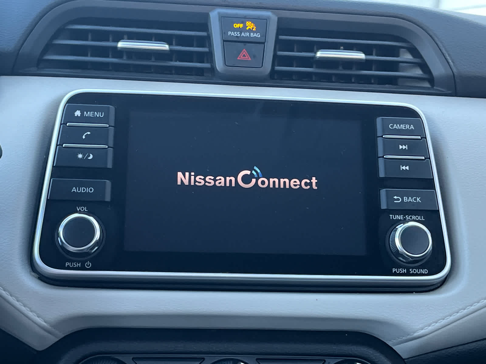 2021 Nissan Versa SV 18