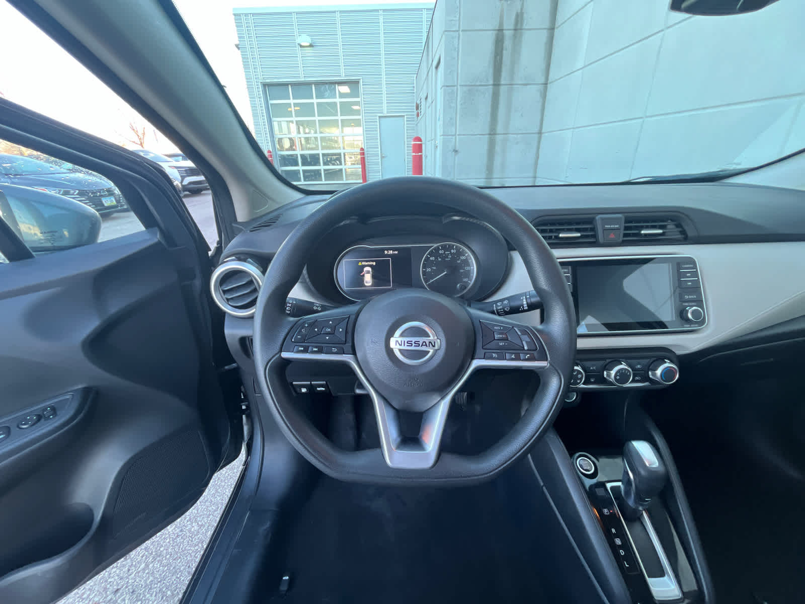 2021 Nissan Versa SV 17