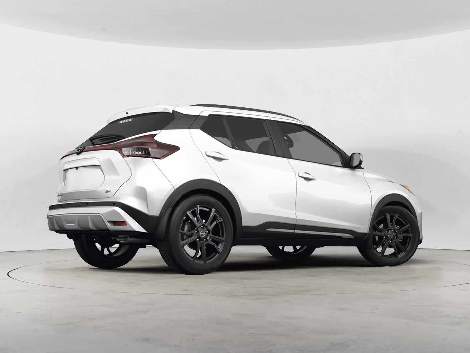 2024 Nissan Kicks SR 5