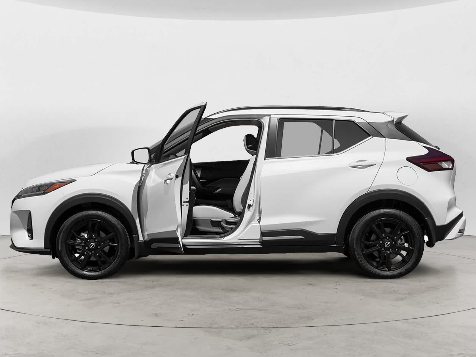 2024 Nissan Kicks SR 4