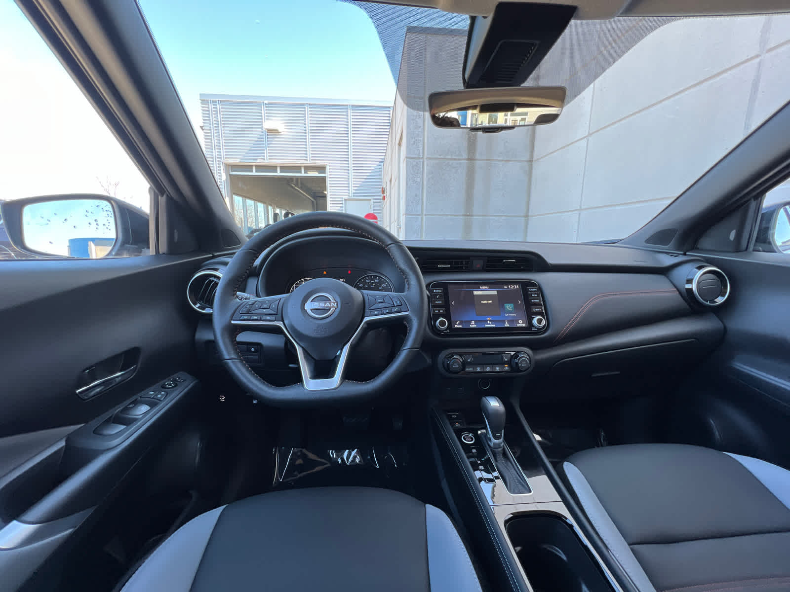 2024 Nissan Kicks SR 23