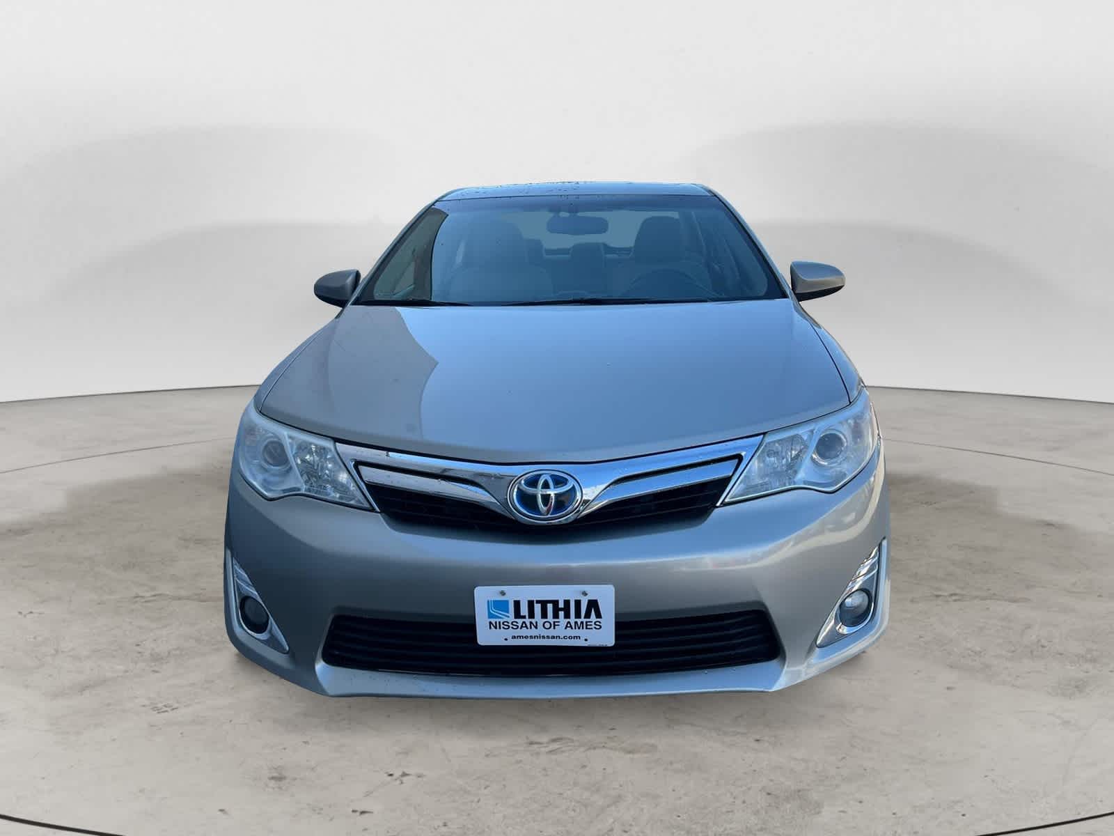 2014 Toyota Camry Hybrid XLE 2