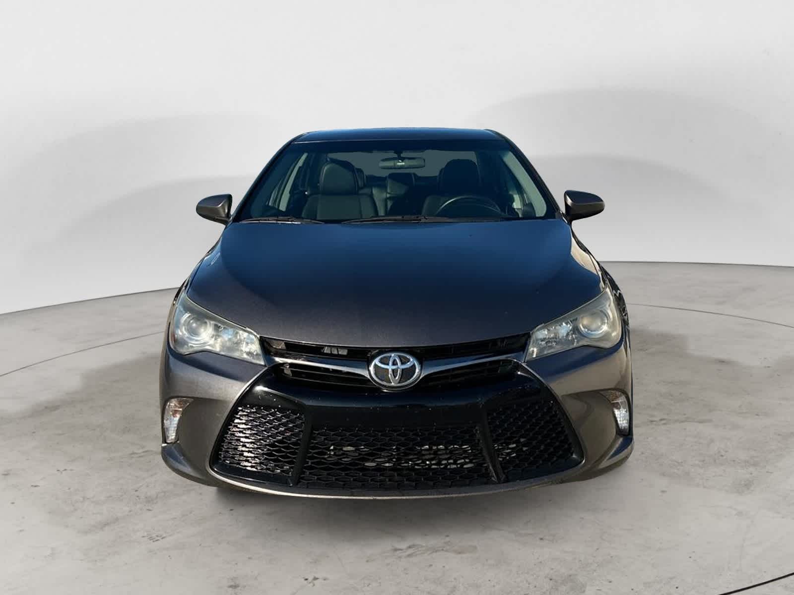 2016 Toyota Camry SE 2