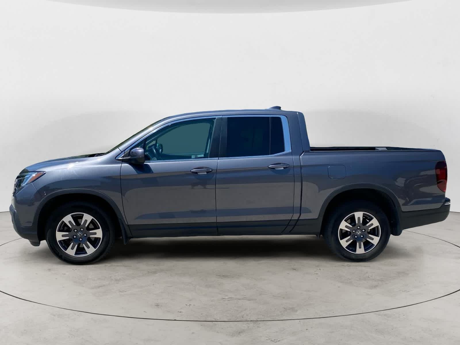 2019 Honda Ridgeline RTL-T AWD 3