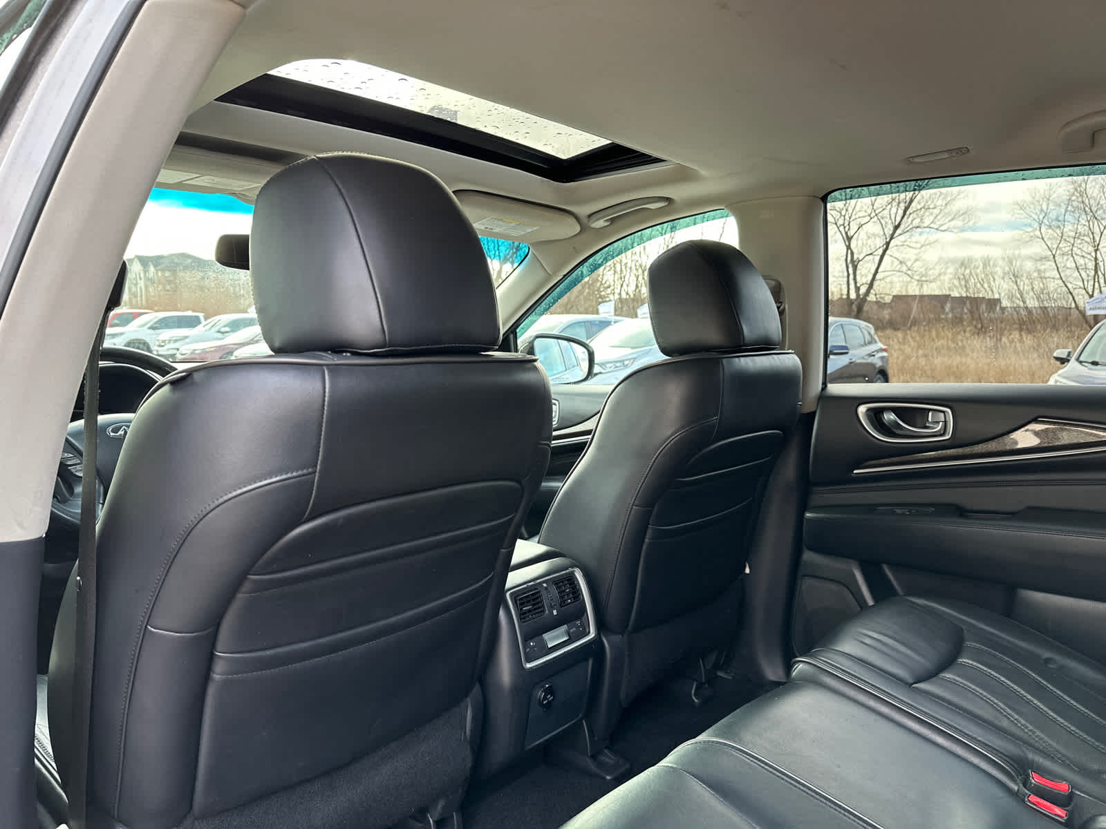 2014 INFINITI QX60  25