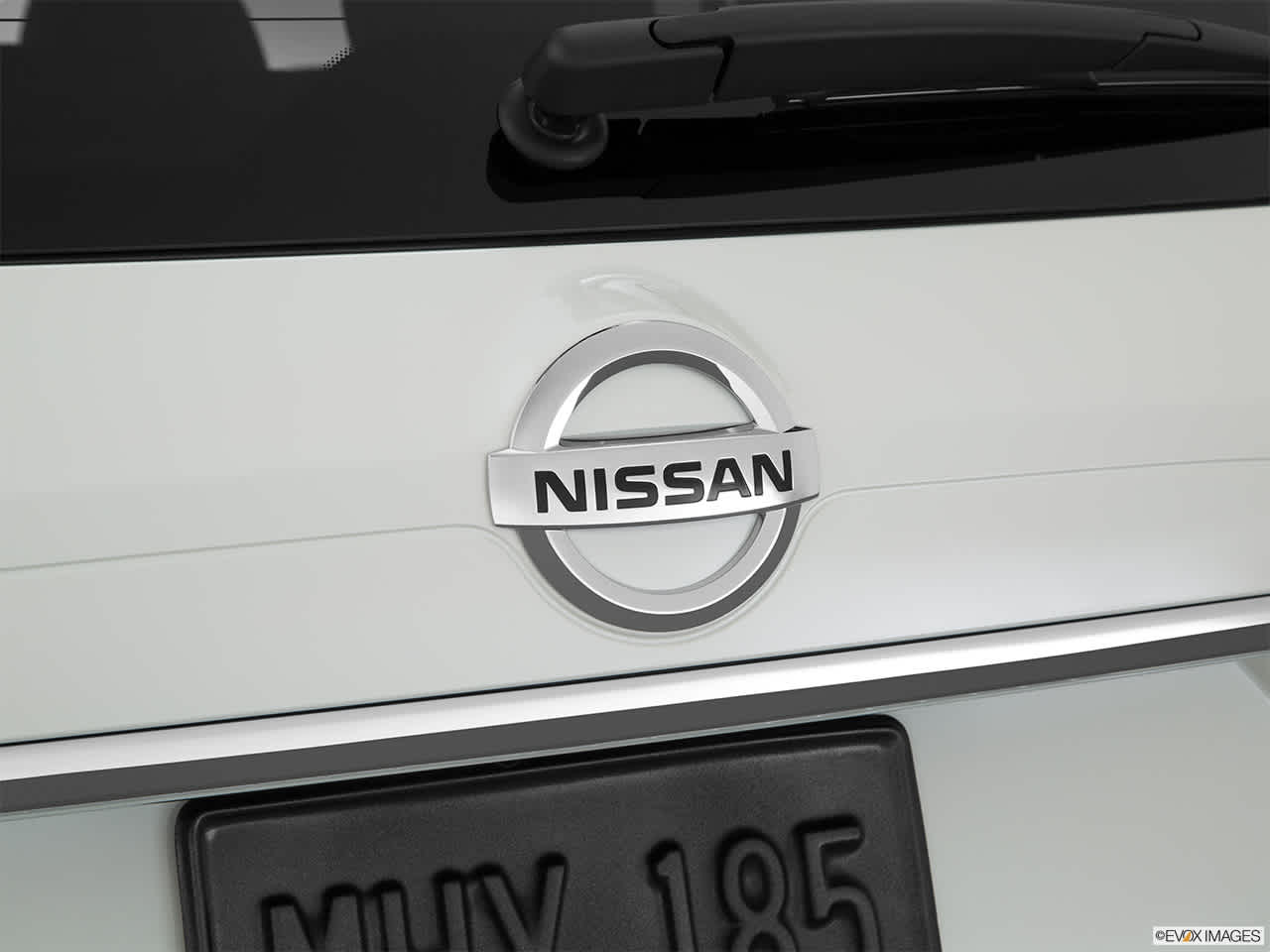 2015 Nissan Rogue SL 28