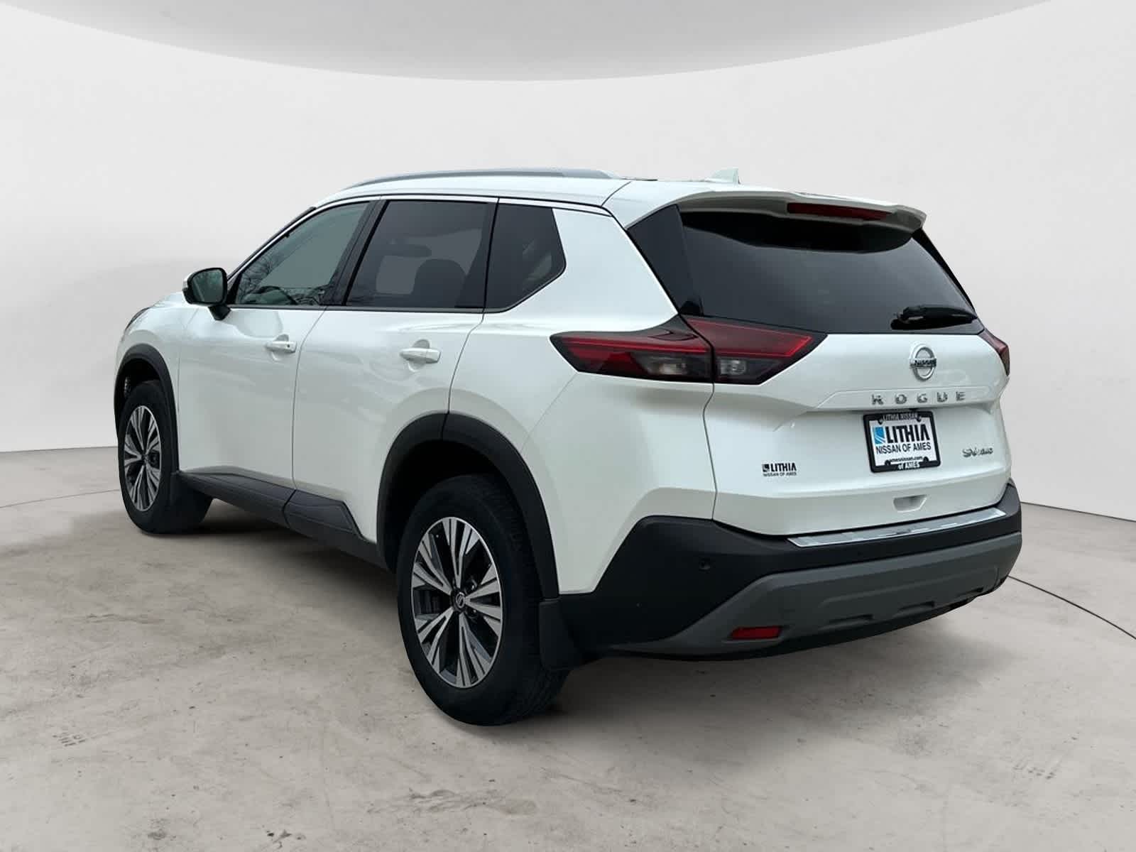 2021 Nissan Rogue SV 4