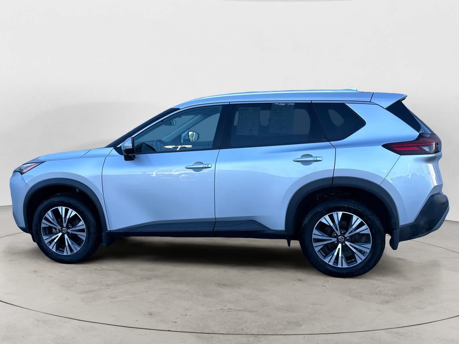 2021 Nissan Rogue SV 3