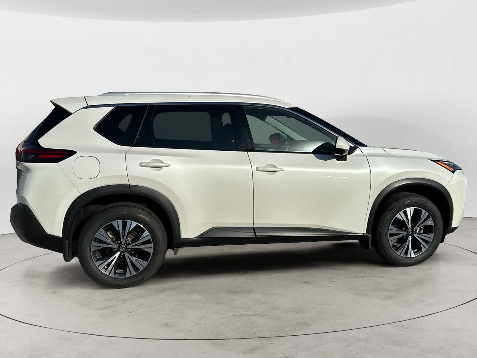 2021 Nissan Rogue SV 6