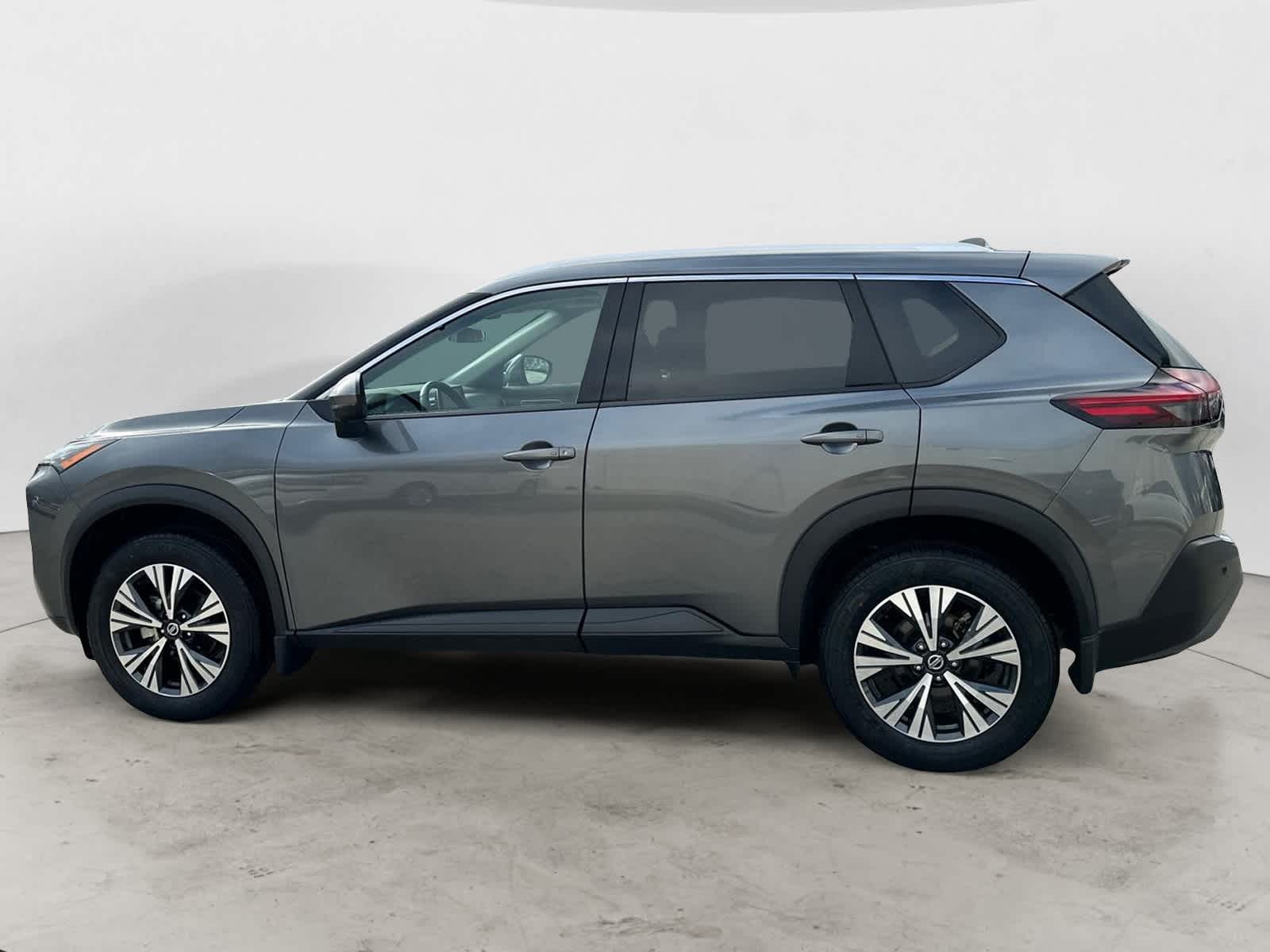 2021 Nissan Rogue SV 3