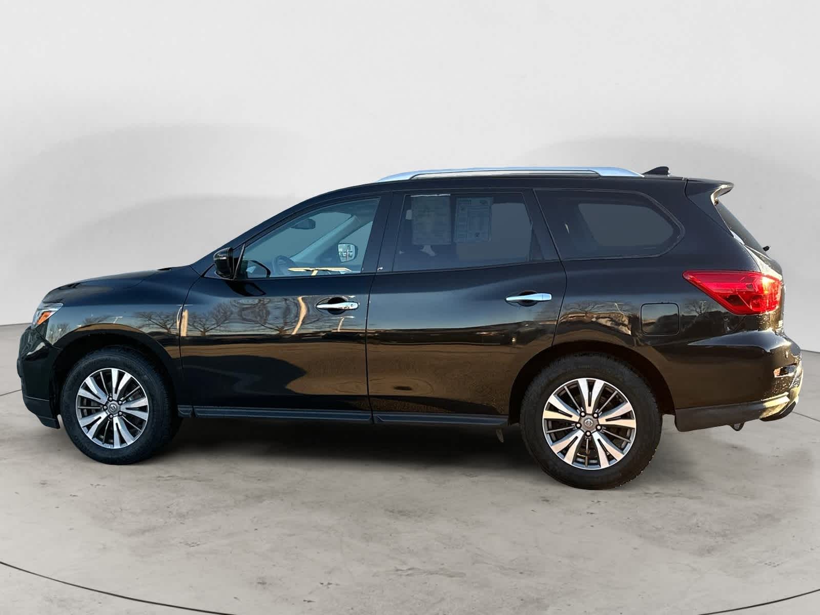 2020 Nissan Pathfinder SL 3