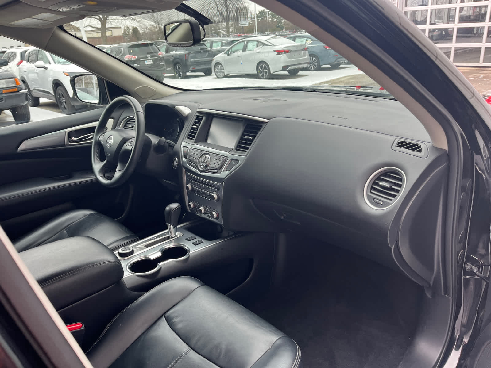 2017 Nissan Pathfinder SL 14