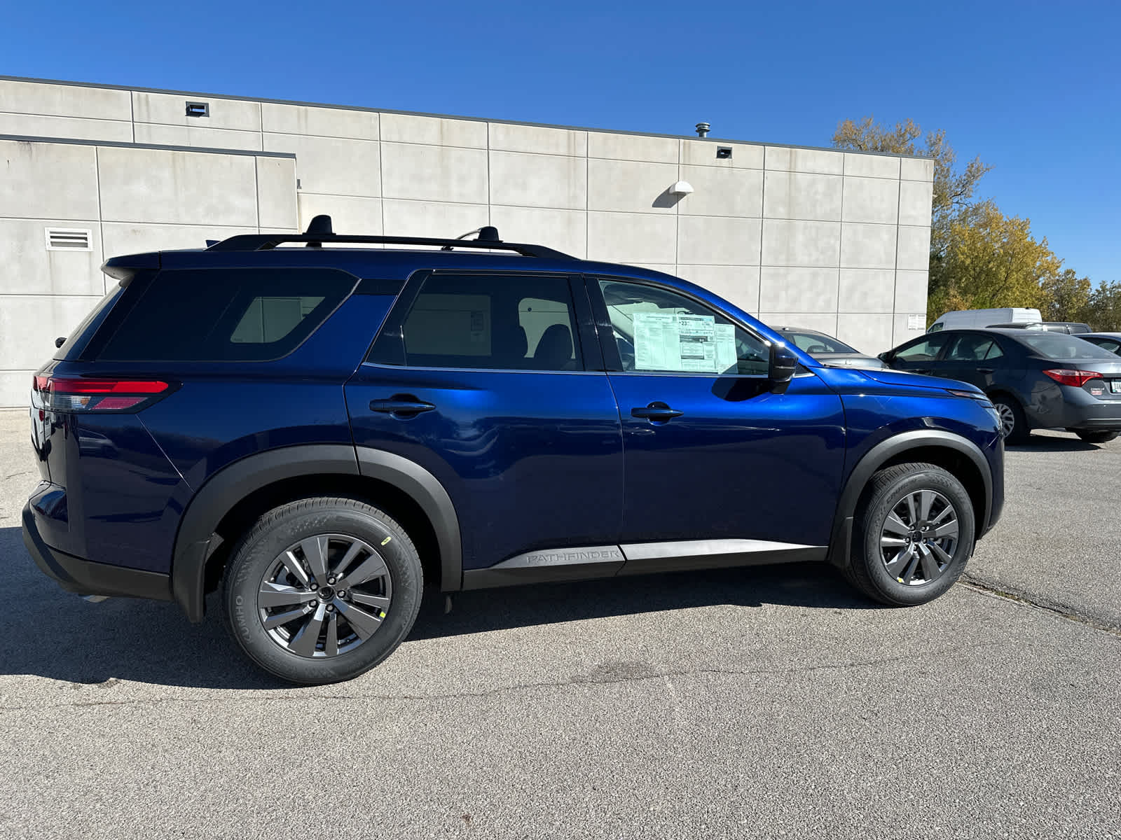 2024 Nissan Pathfinder SV 7