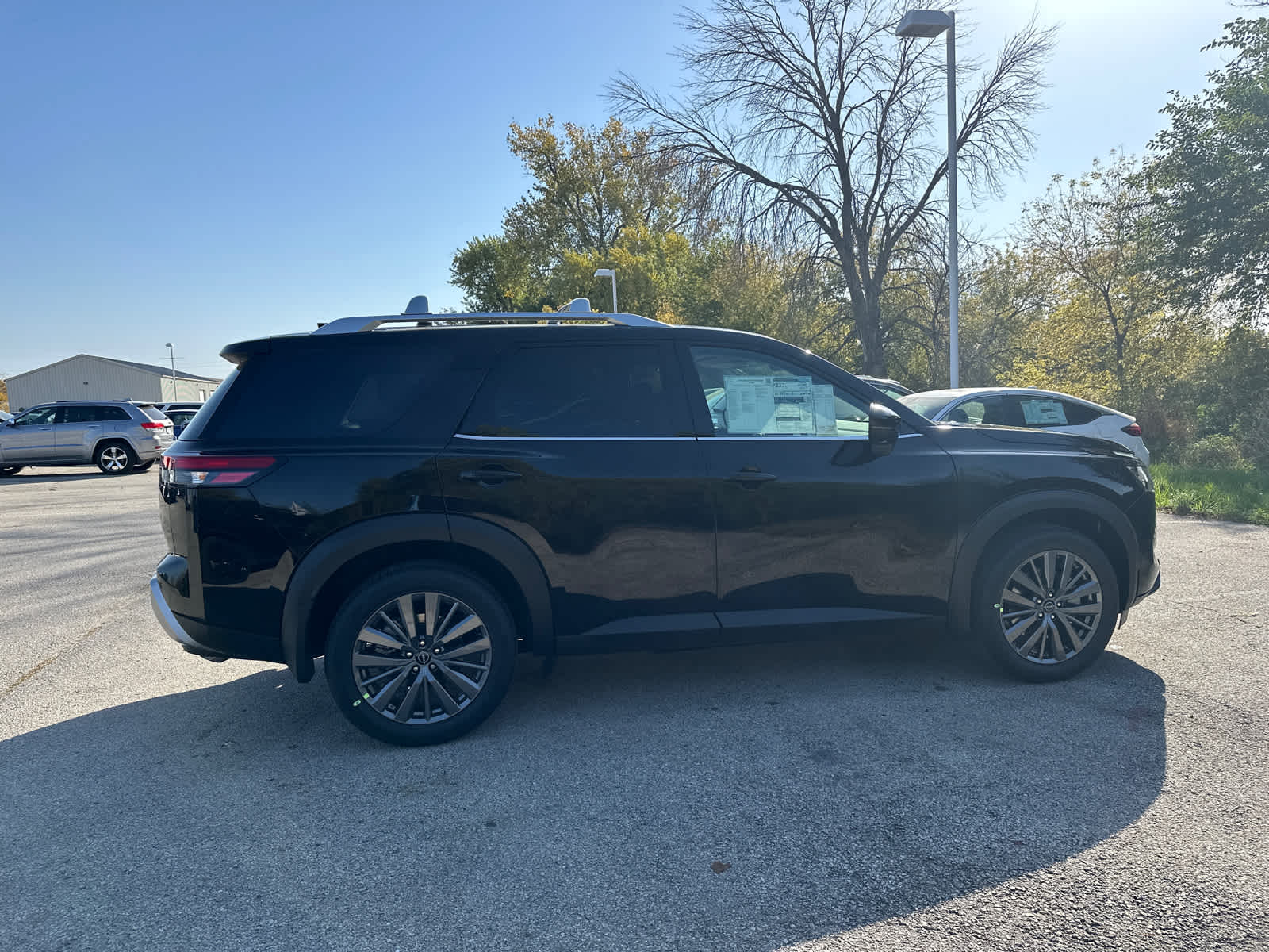 2024 Nissan Pathfinder SL 7