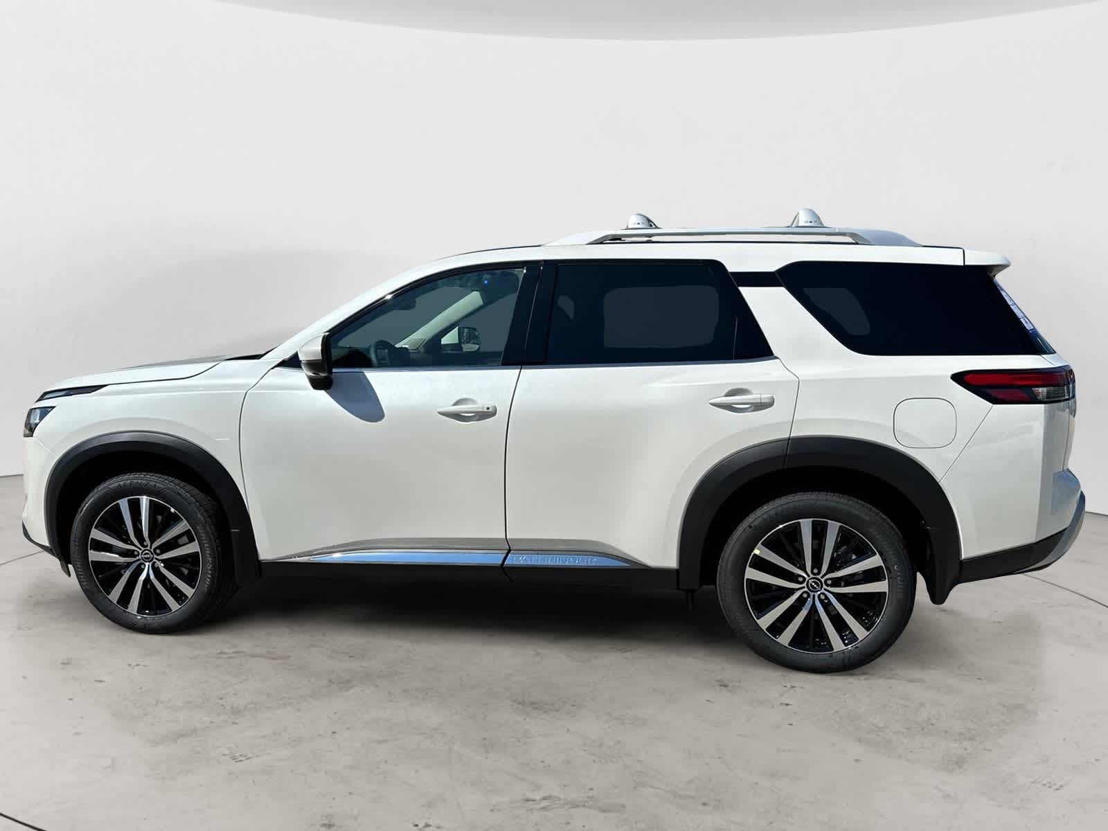 2024 Nissan Pathfinder Platinum 3