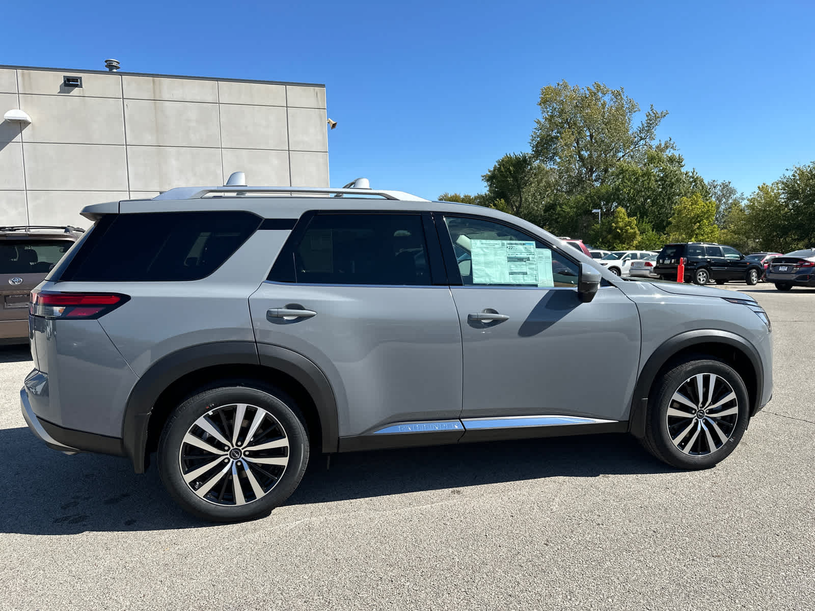 2024 Nissan Pathfinder Platinum 7