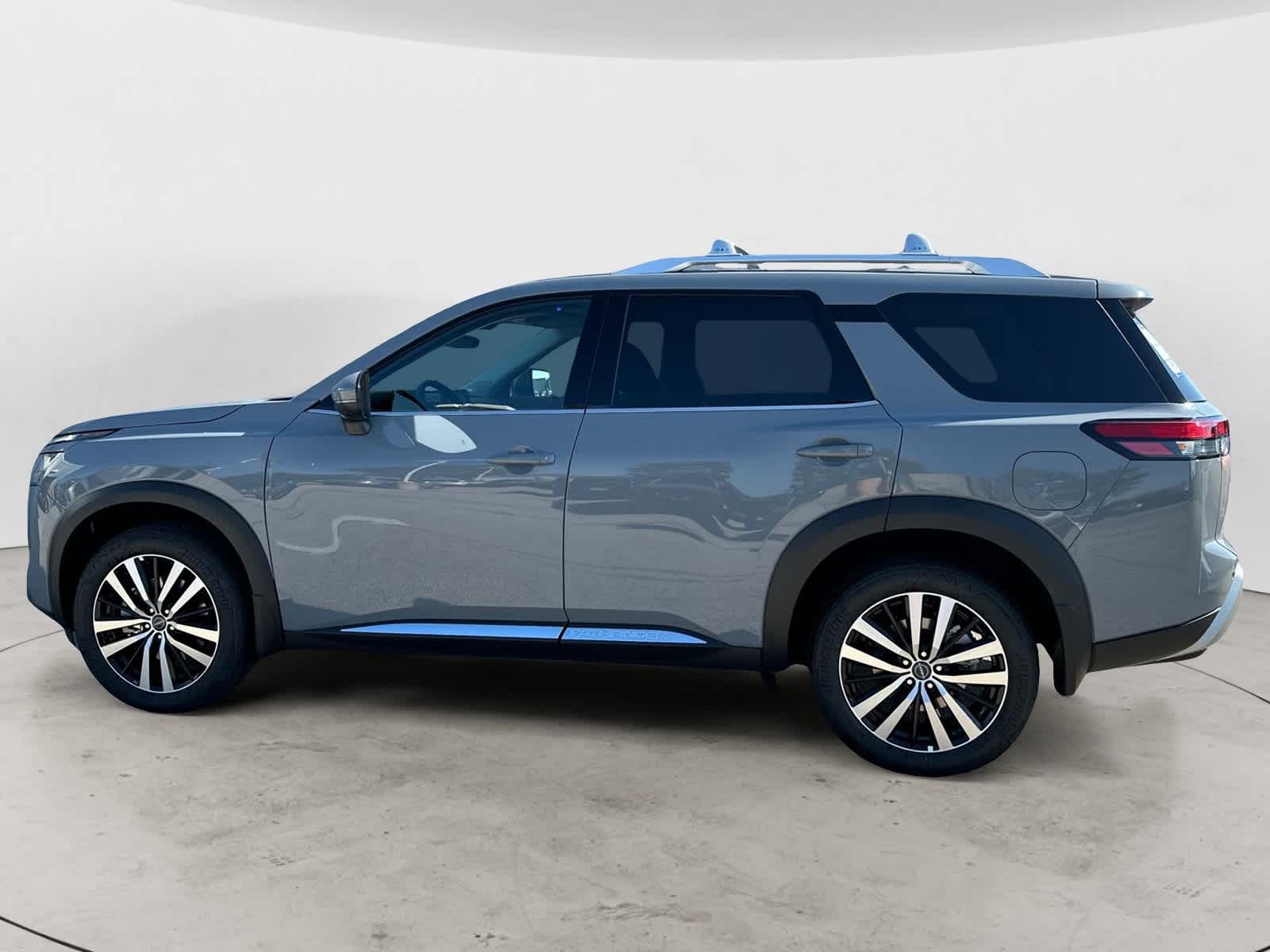 2024 Nissan Pathfinder Platinum 3