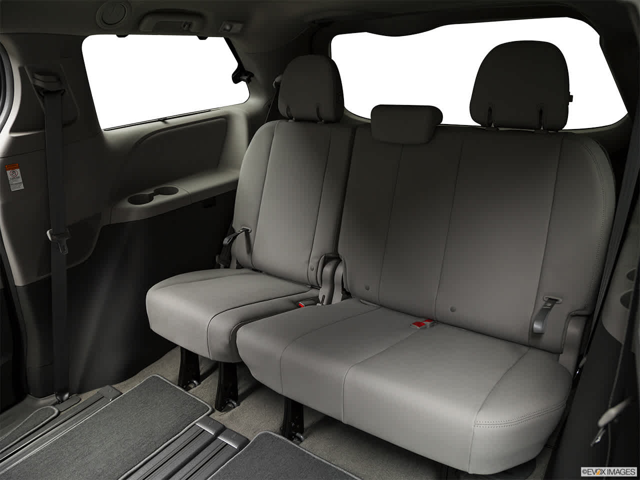 2020 Toyota Sienna XLE 24