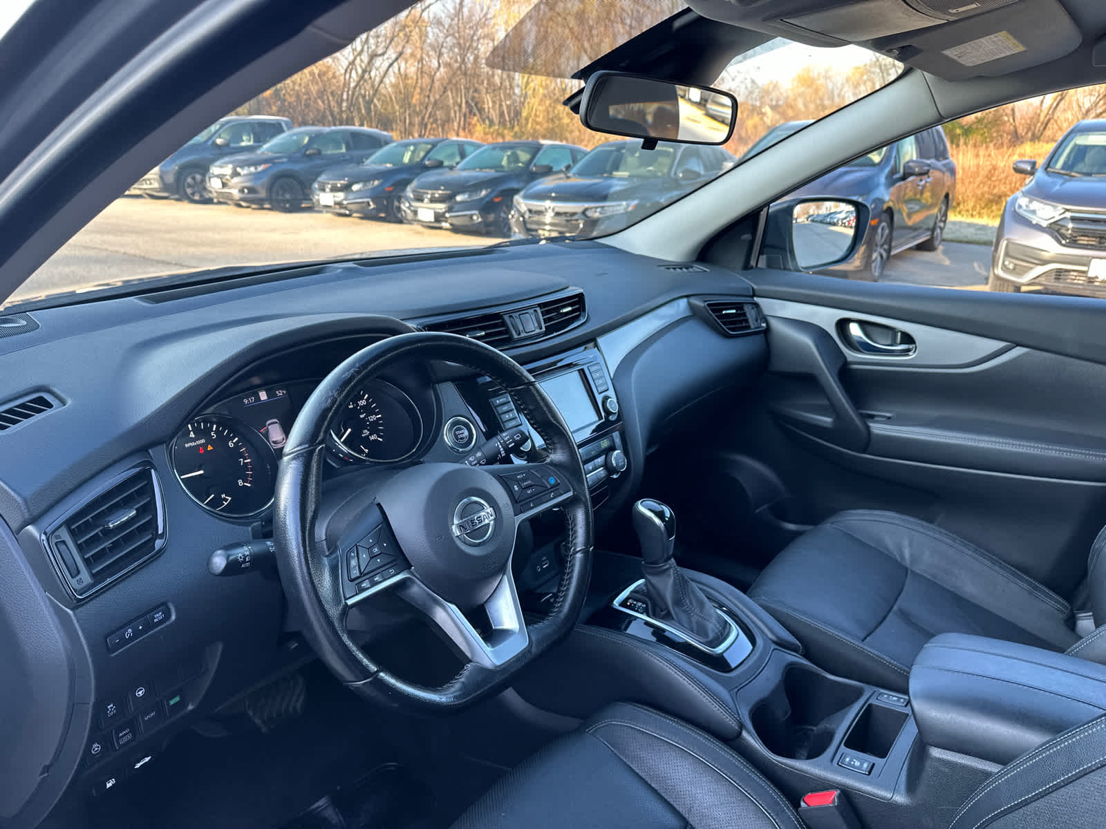 2020 Nissan Rogue Sport SL 10