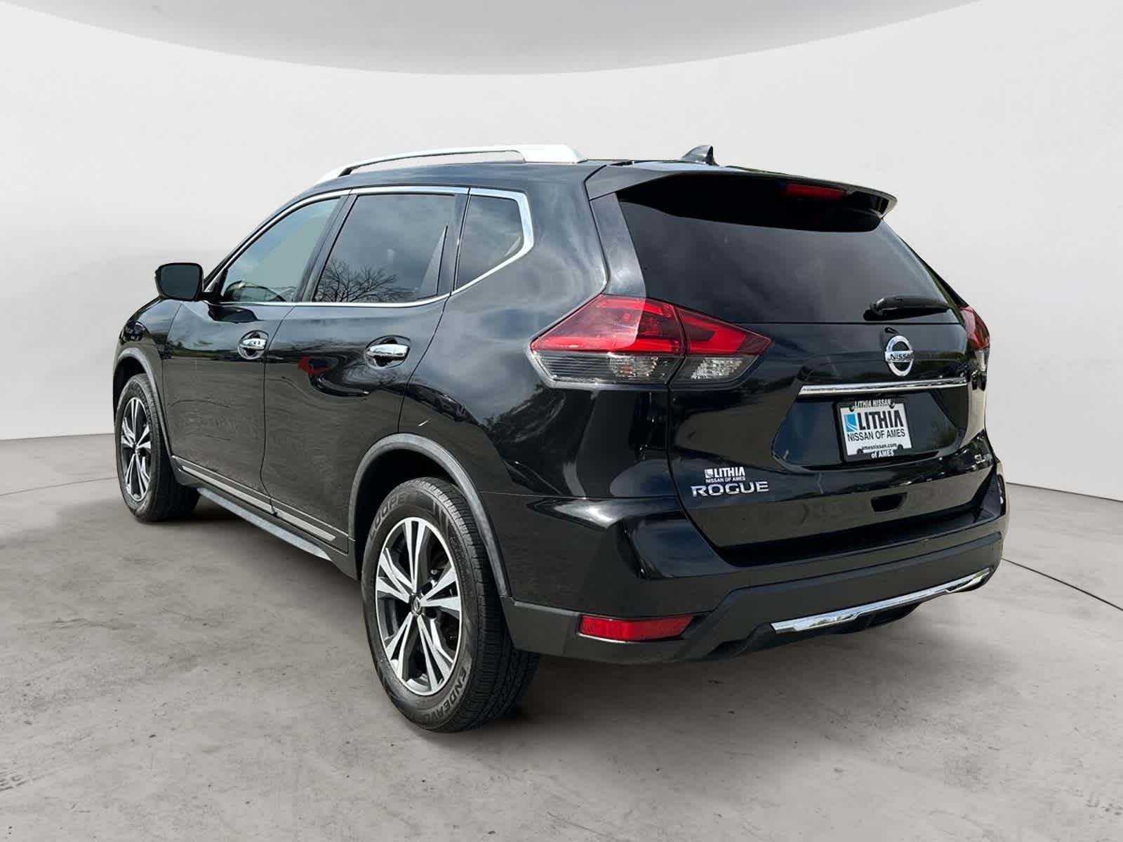 2018 Nissan Rogue SL 4