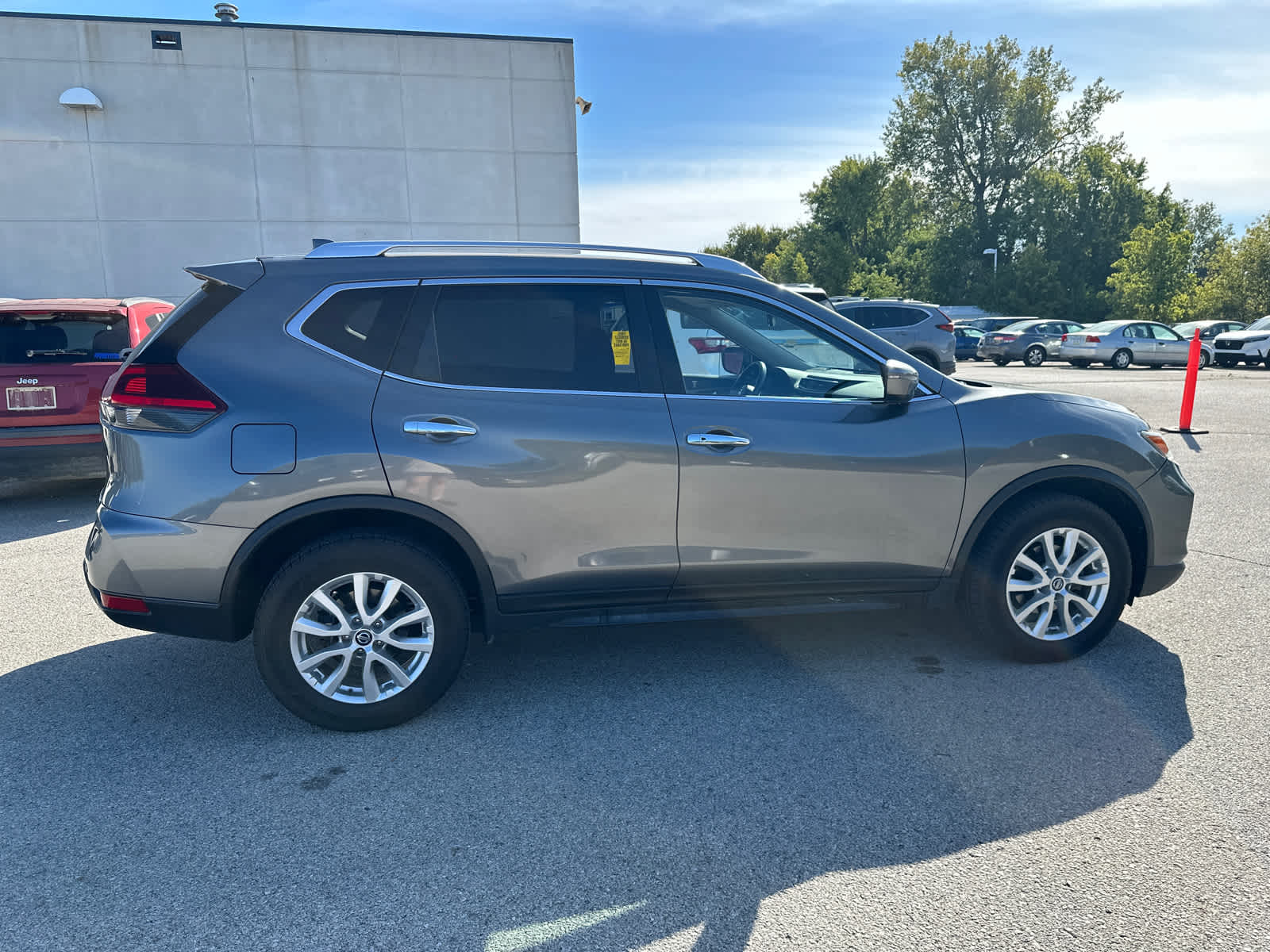 2019 Nissan Rogue SV 7