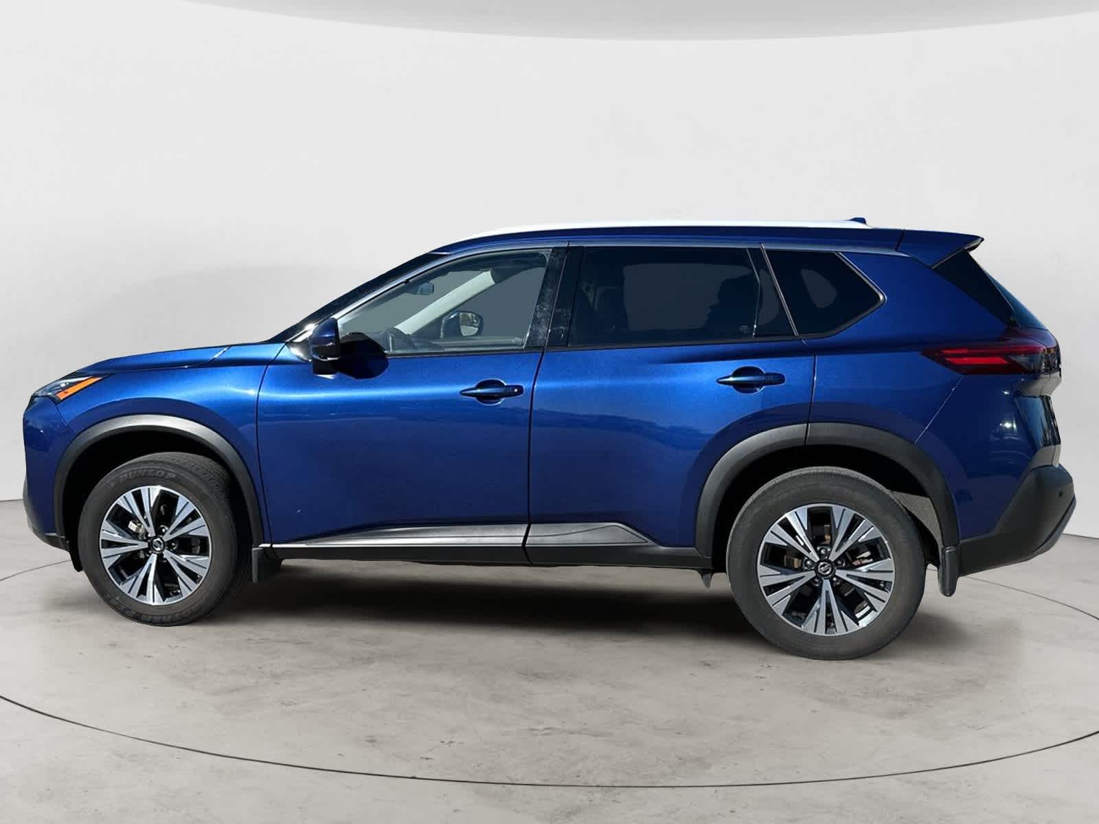 2021 Nissan Rogue SV 3