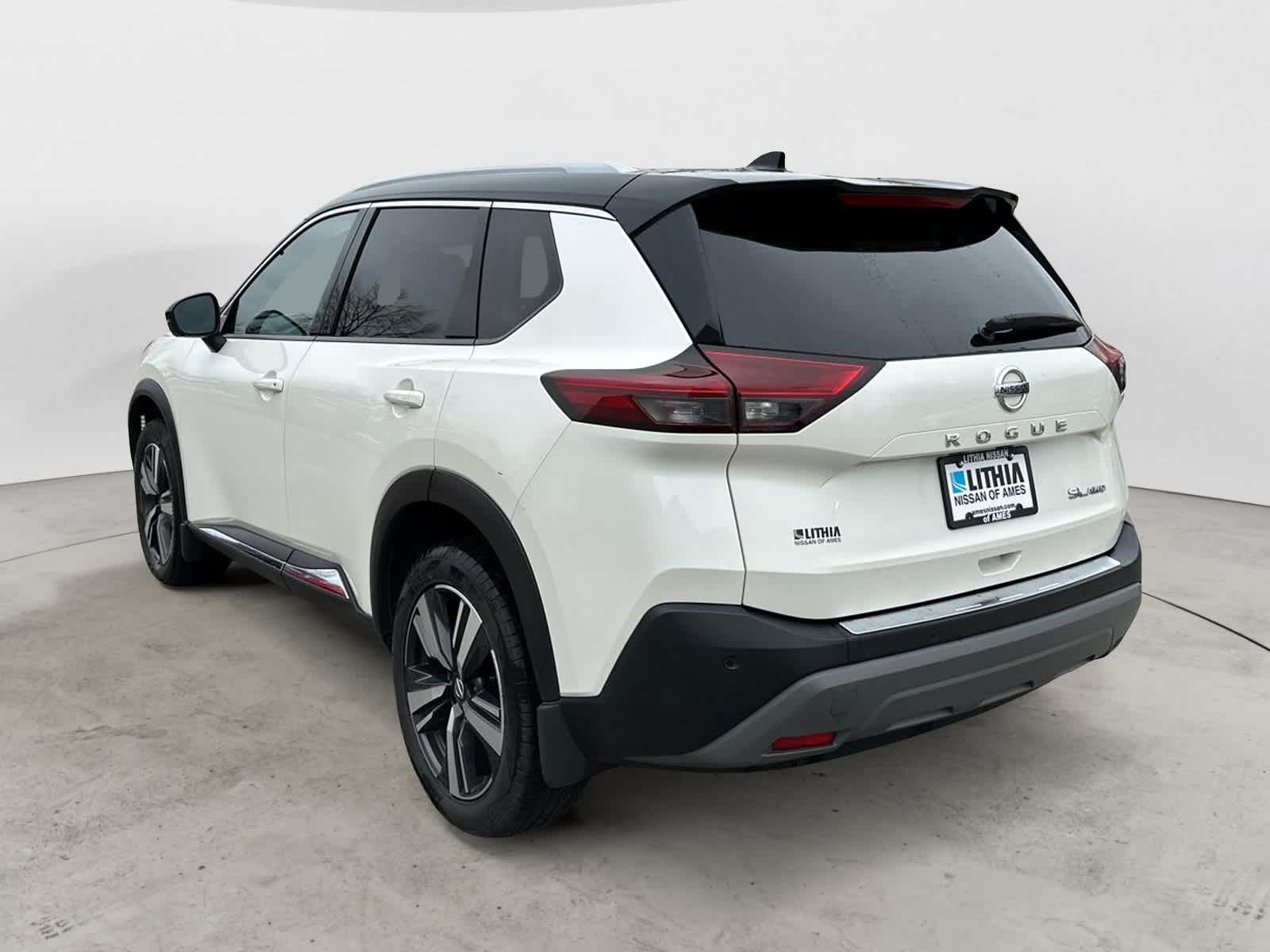 2021 Nissan Rogue SL 4