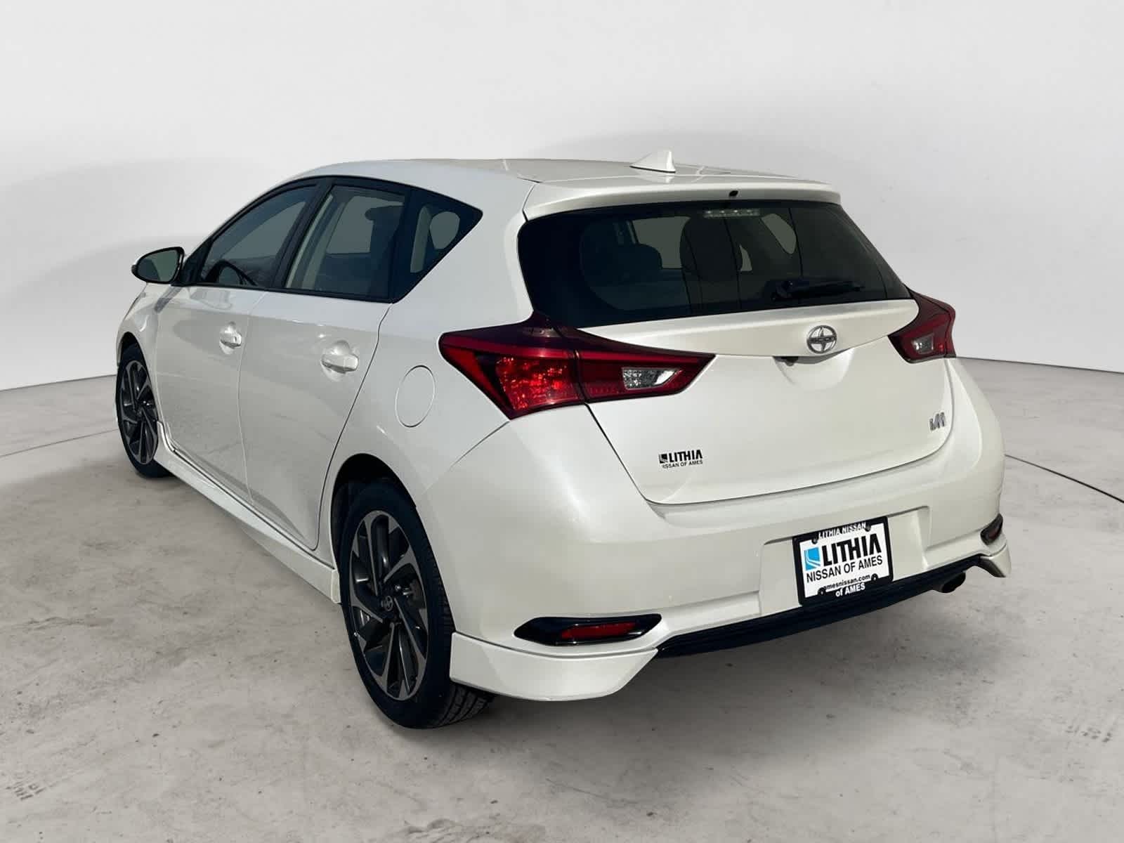 2016 Scion iM  5