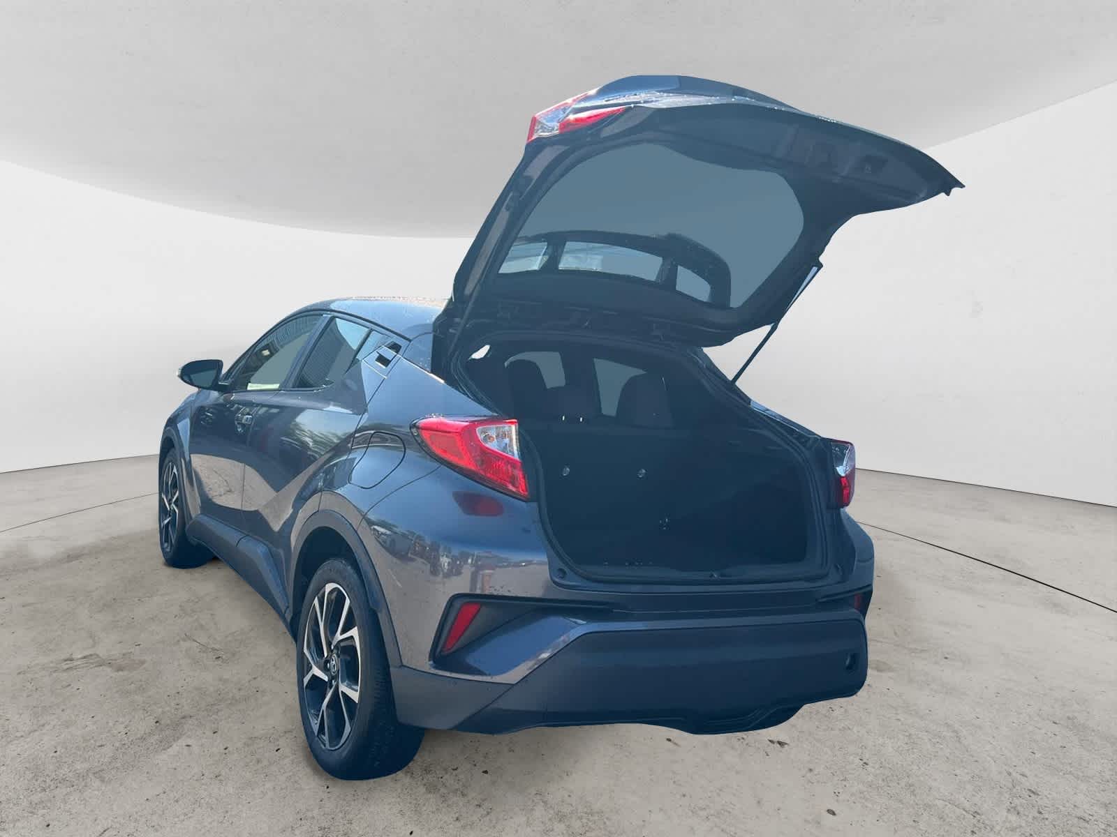 2019 Toyota C-HR XLE 6