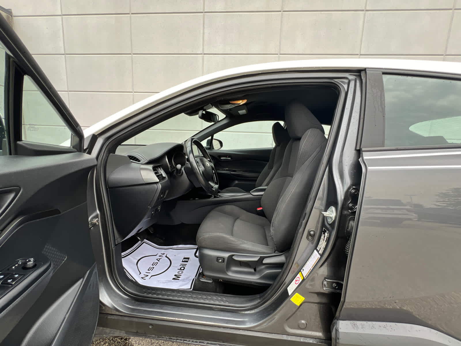 2018 Toyota C-HR XLE Premium 15