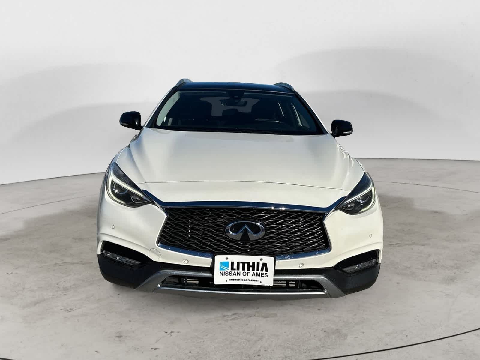 2018 INFINITI QX30 Premium 2