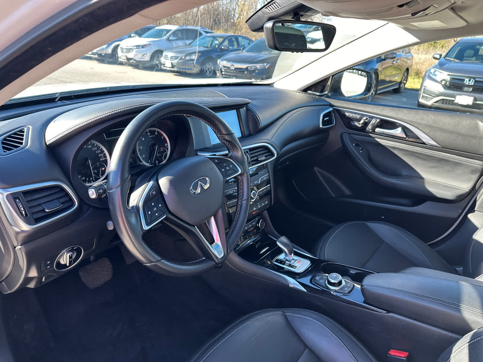 2018 INFINITI QX30 Premium 10