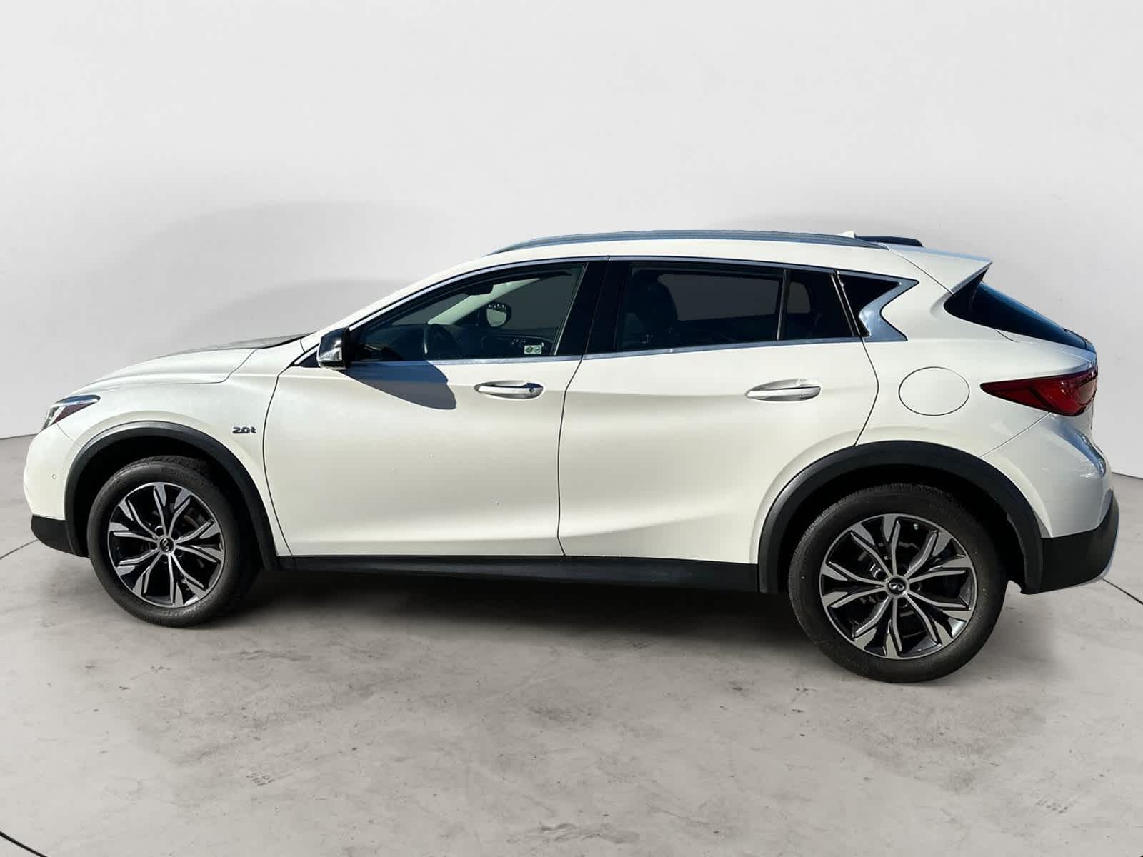 2018 INFINITI QX30 Premium 3