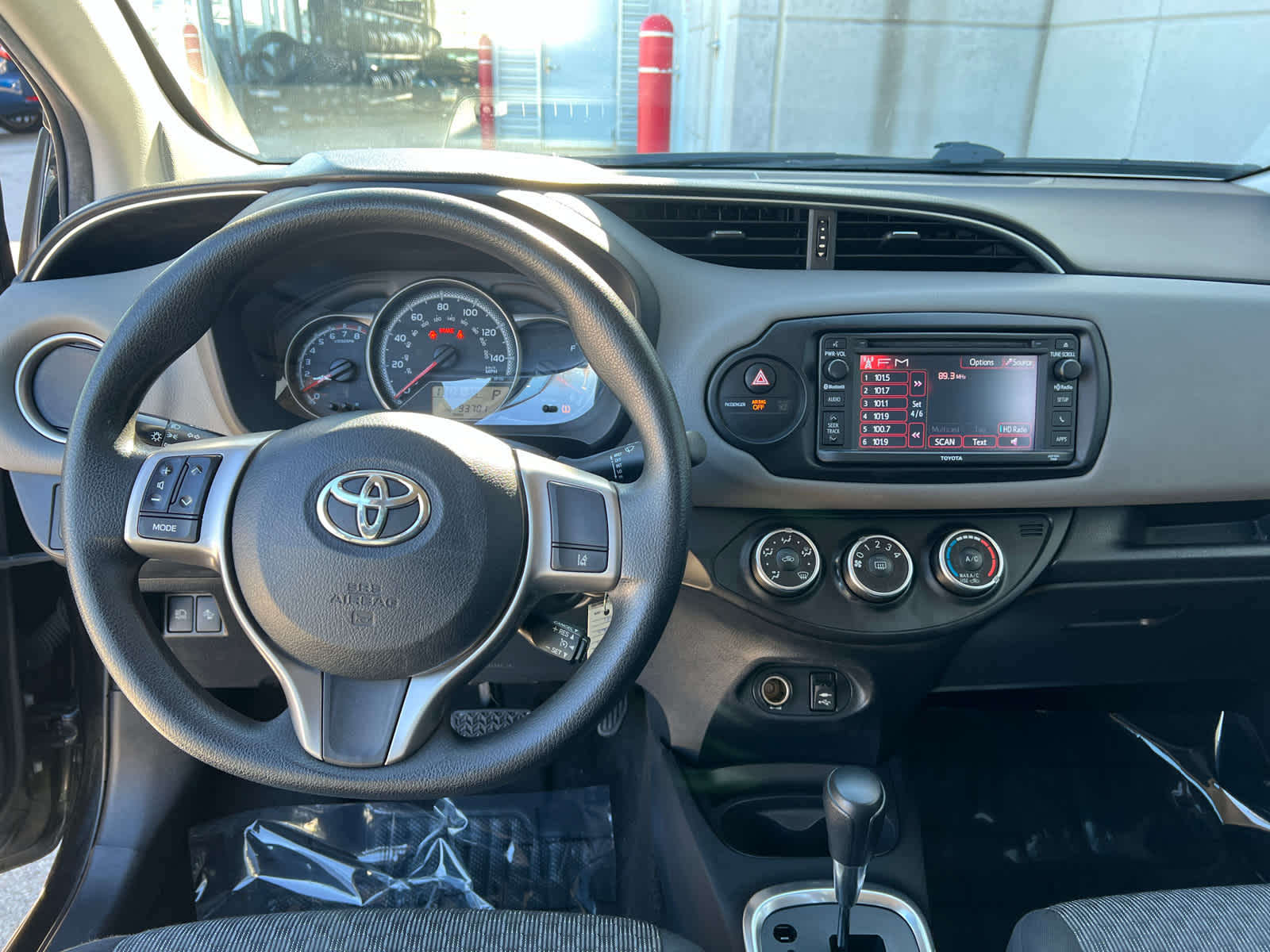 2017 Toyota Yaris LE 21