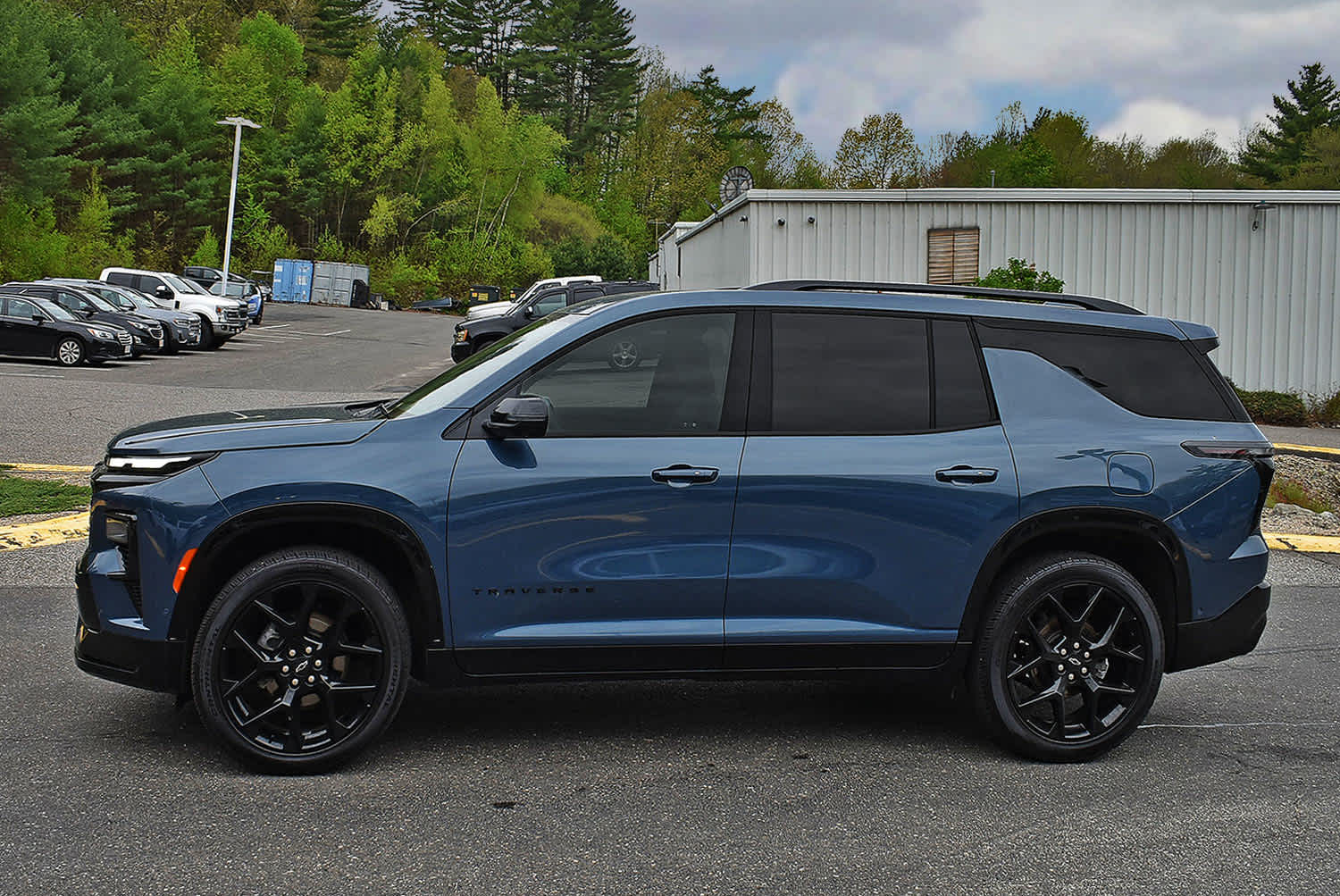 View vehicle photo 4