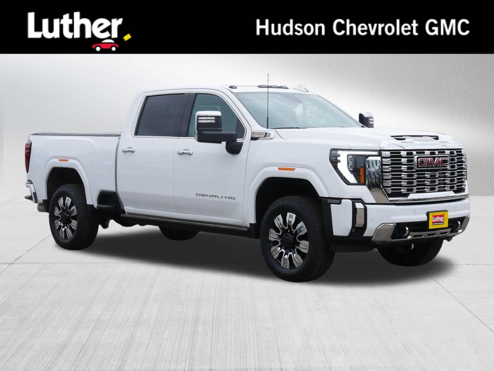 Summit White 2025 GMC Sierra 3500HD Denali Crew Cab 4WD Pickup Truck Four-Wheel Drive Automatic