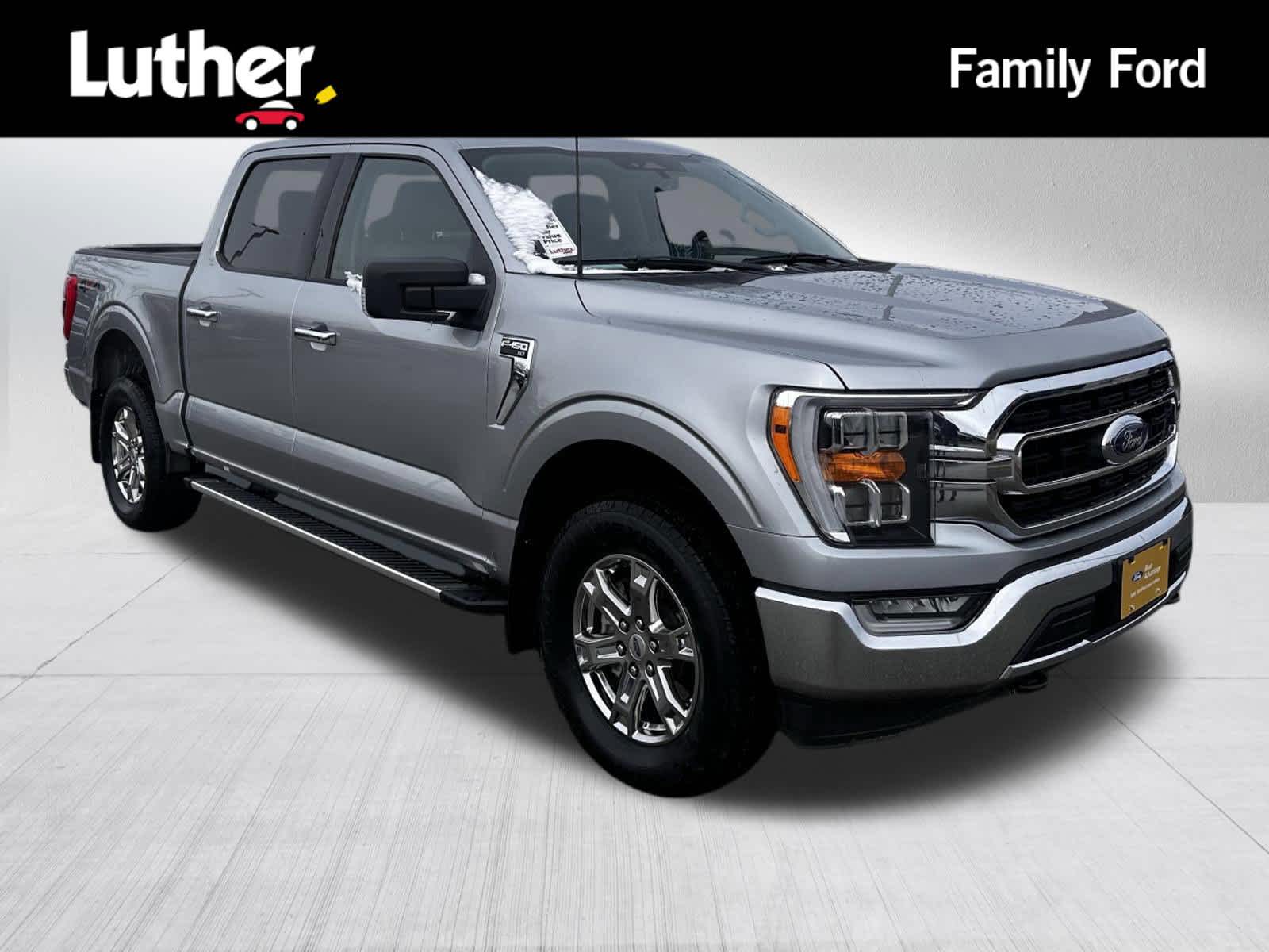 Silver 2022 Ford F-150 XLT SuperCrew 4WD Pickup Truck Four-Wheel Drive Automatic