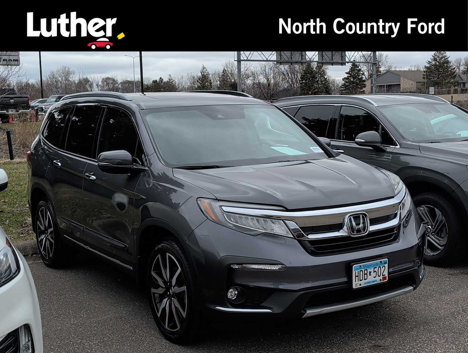 2022 Honda Pilot Touring AWD with Rear Captain's Chairs SUV / Crossover All-Wheel Drive Automatic