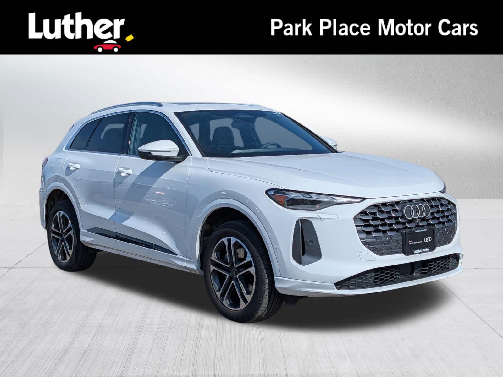 White 2025 Audi Q5 quattro Premium 40 TFSI SUV / Crossover All-Wheel Drive Automatic