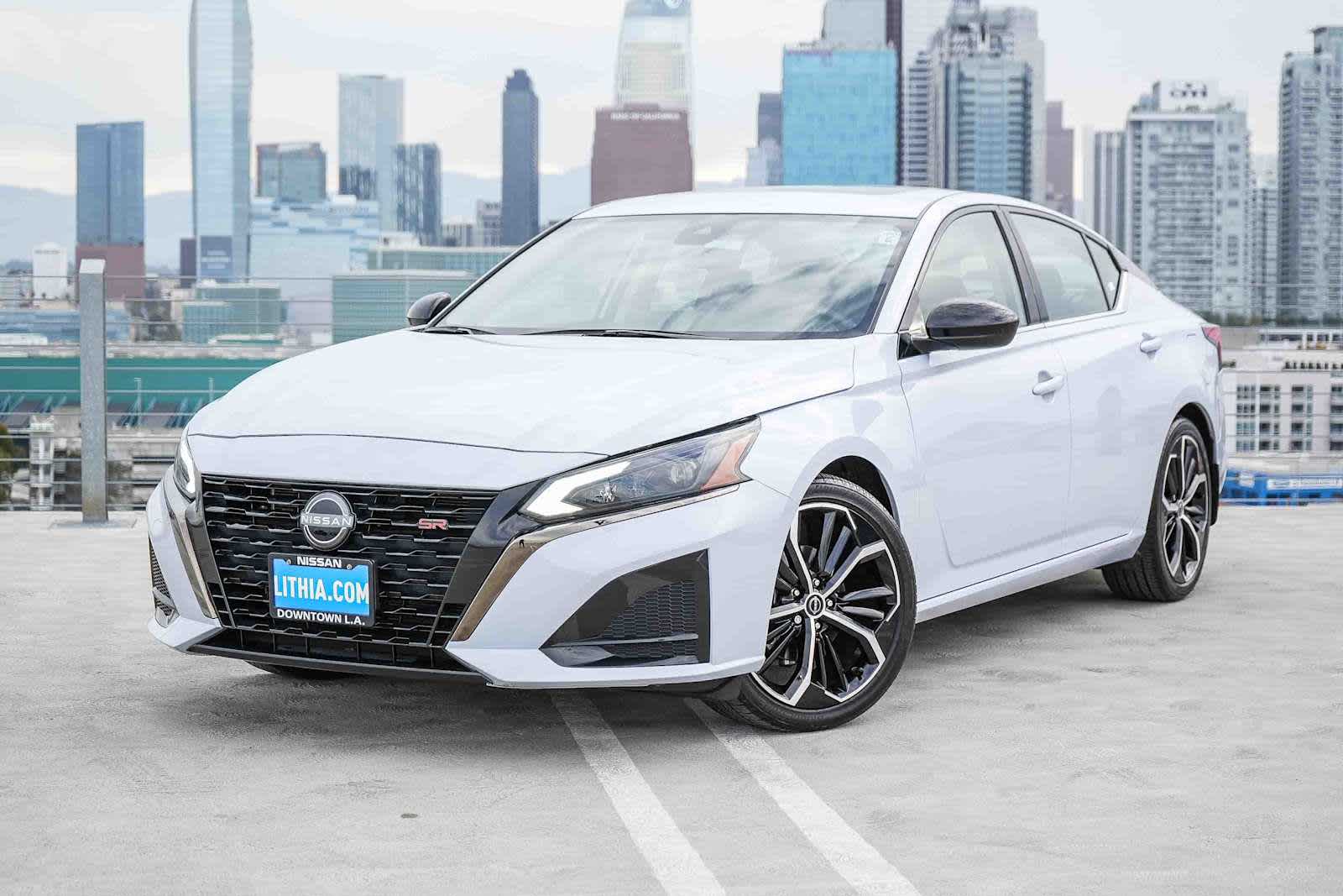 Gray Sky Pearl 2024 Nissan Altima 2.5 SR FWD Sedan Front-Wheel Drive Continuously Variable Transmission