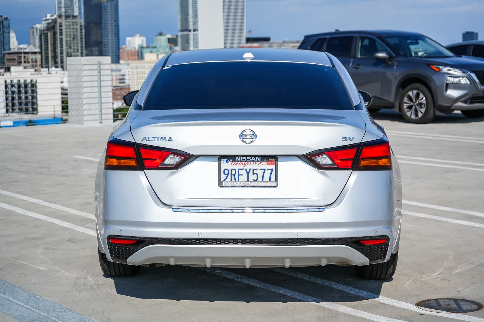 View vehicle photo 7