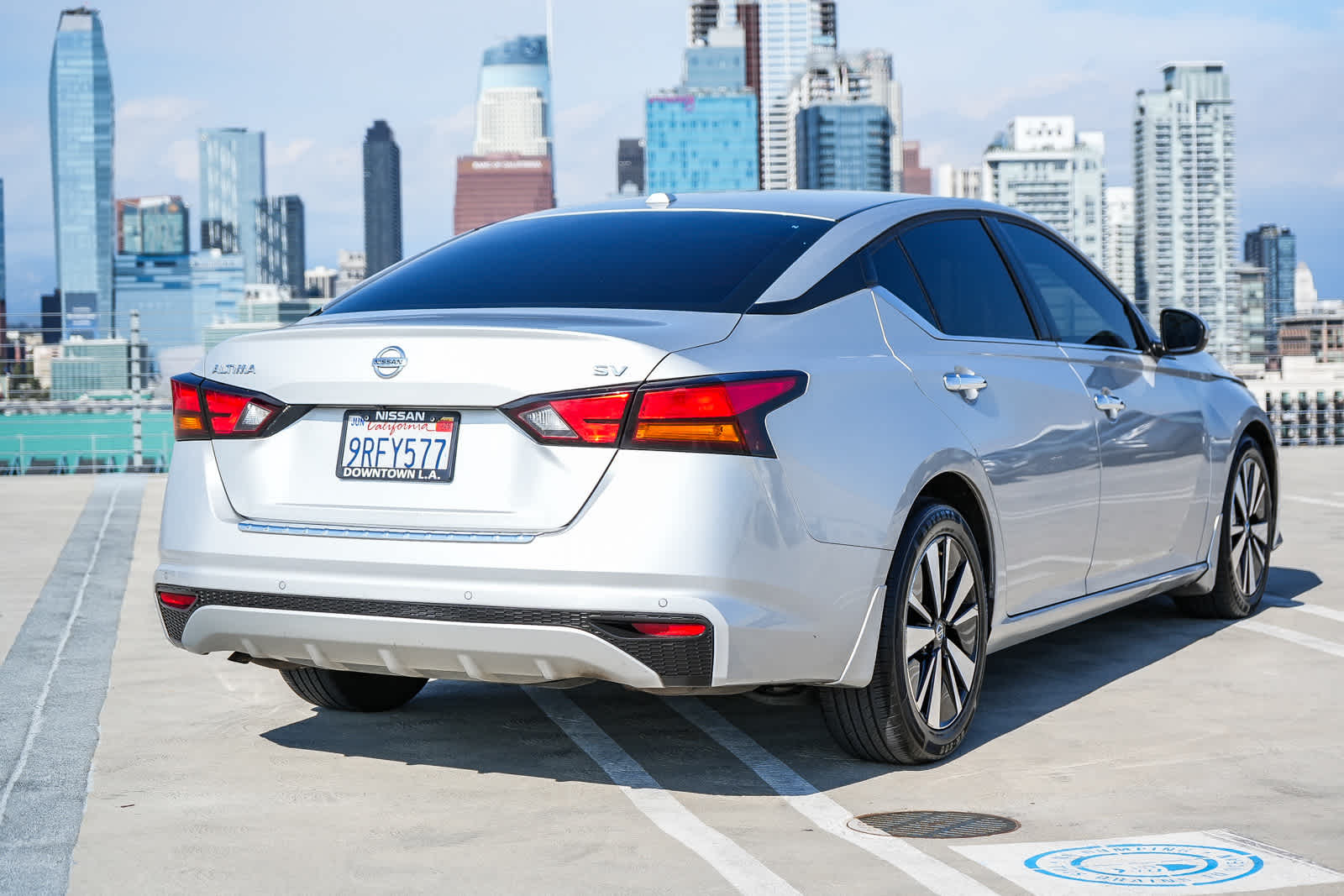 View vehicle photo 6