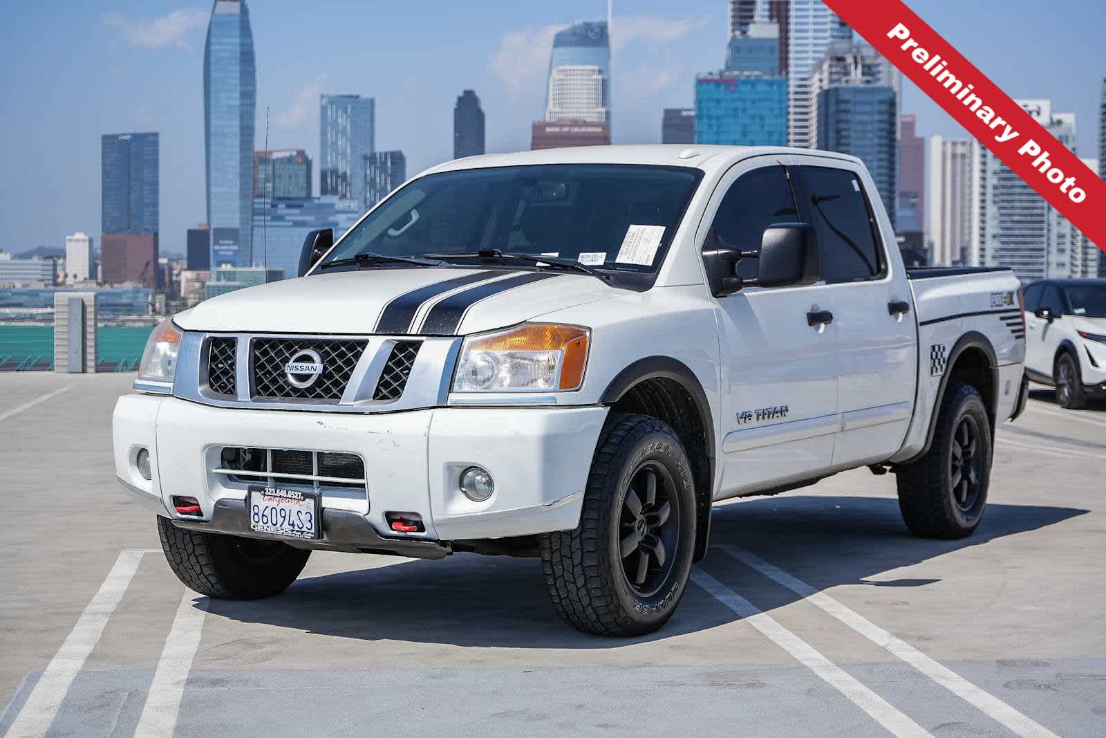 Glacier White 2013 Nissan Titan PRO-4X Crew Cab 4WD Pickup Truck Four-Wheel Drive 5-Speed Automatic